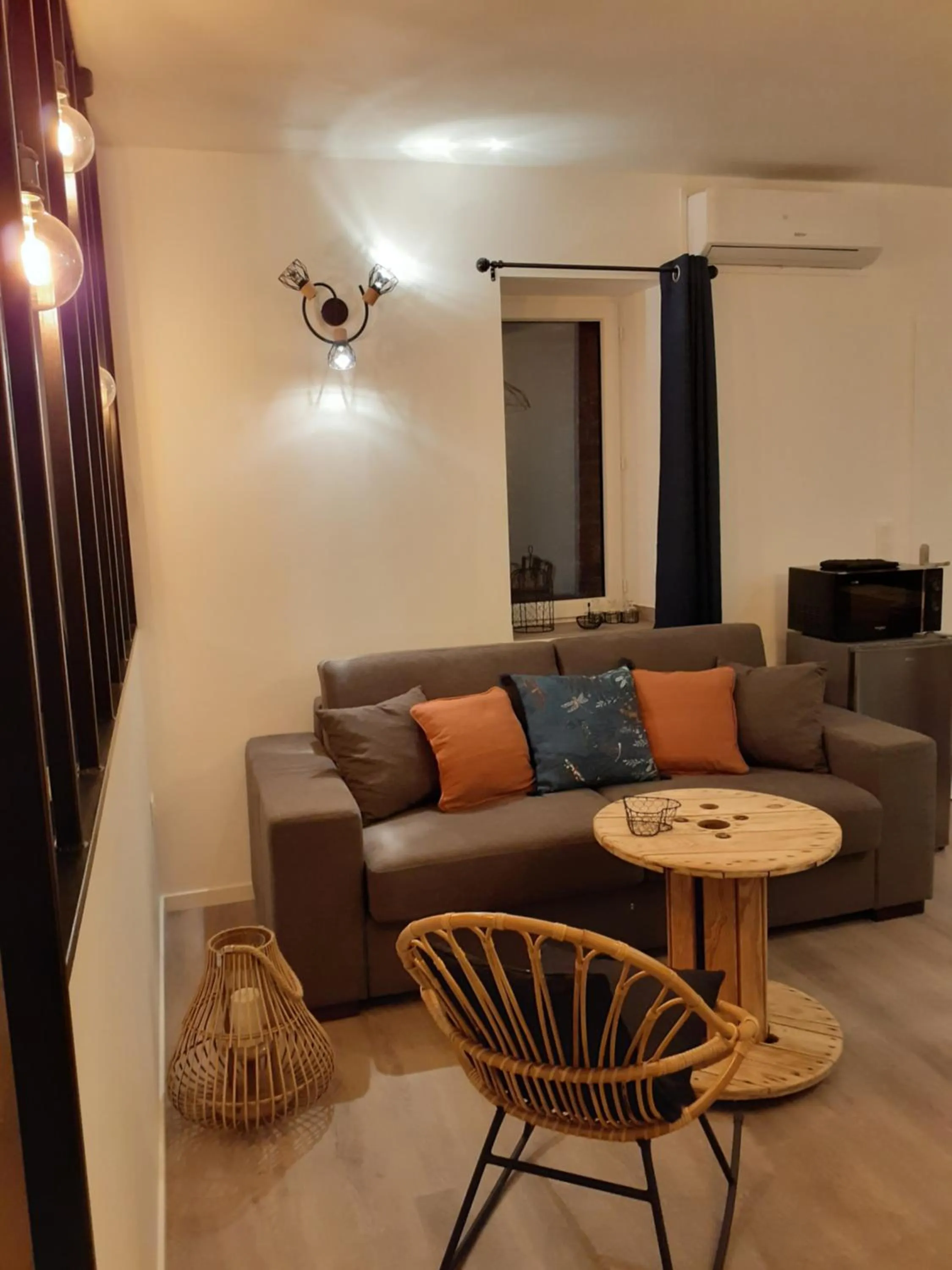 Seating area in CHARMES EN VILLE Le Charme Poétique