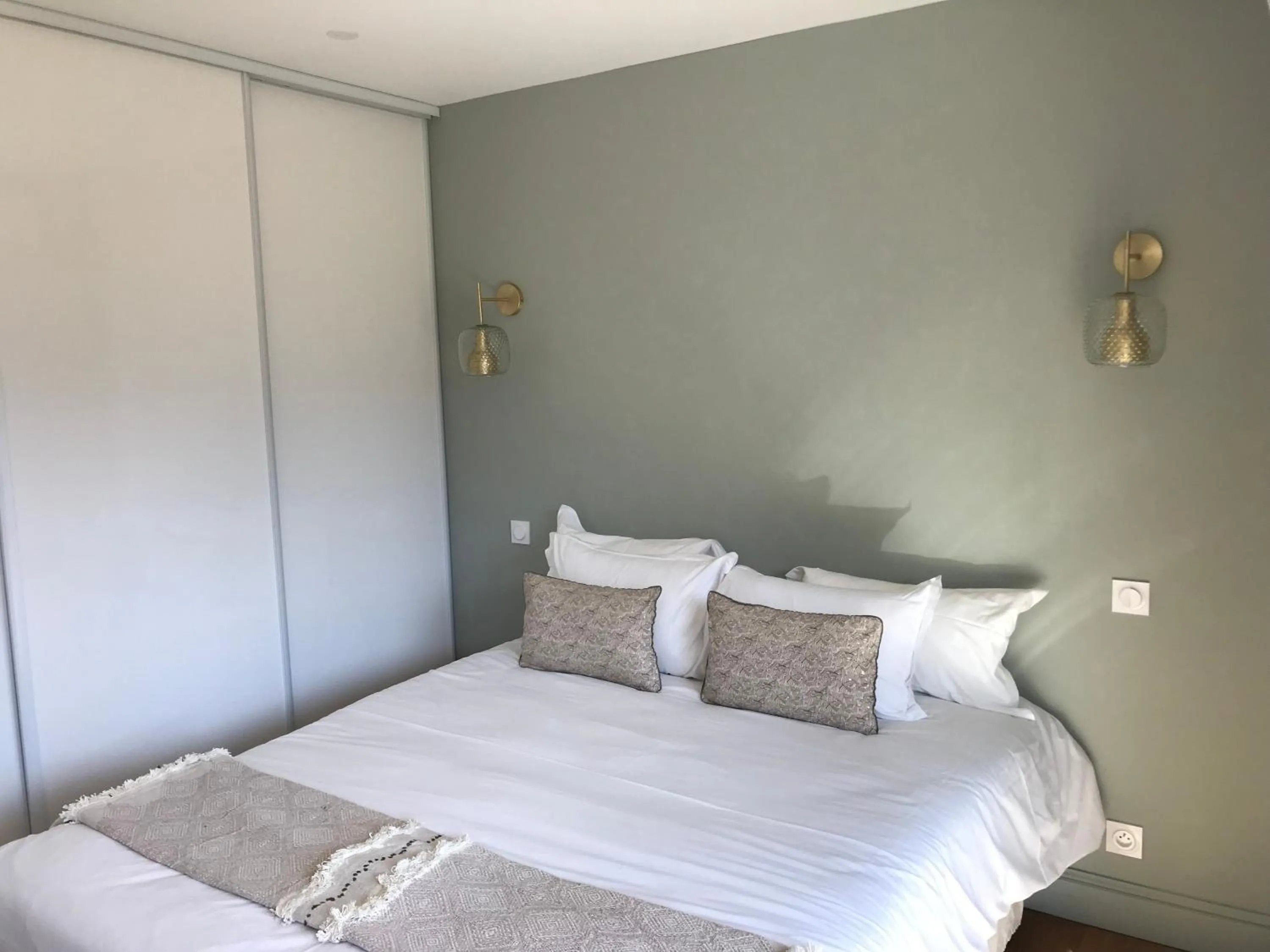 Bedroom, Bed in Appartements de Standing - Panate