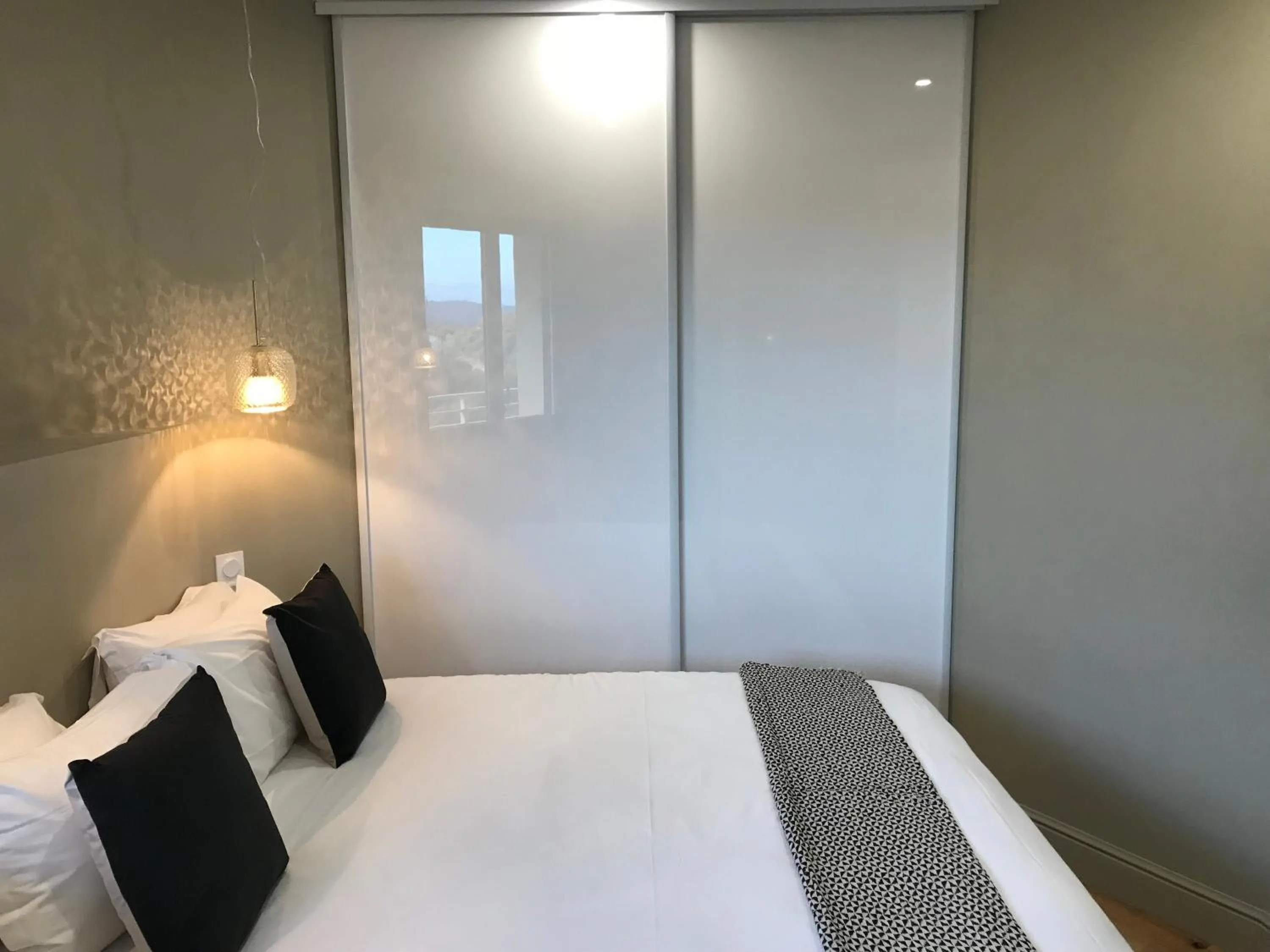 Bedroom, Bed in Appartements de Standing - Panate