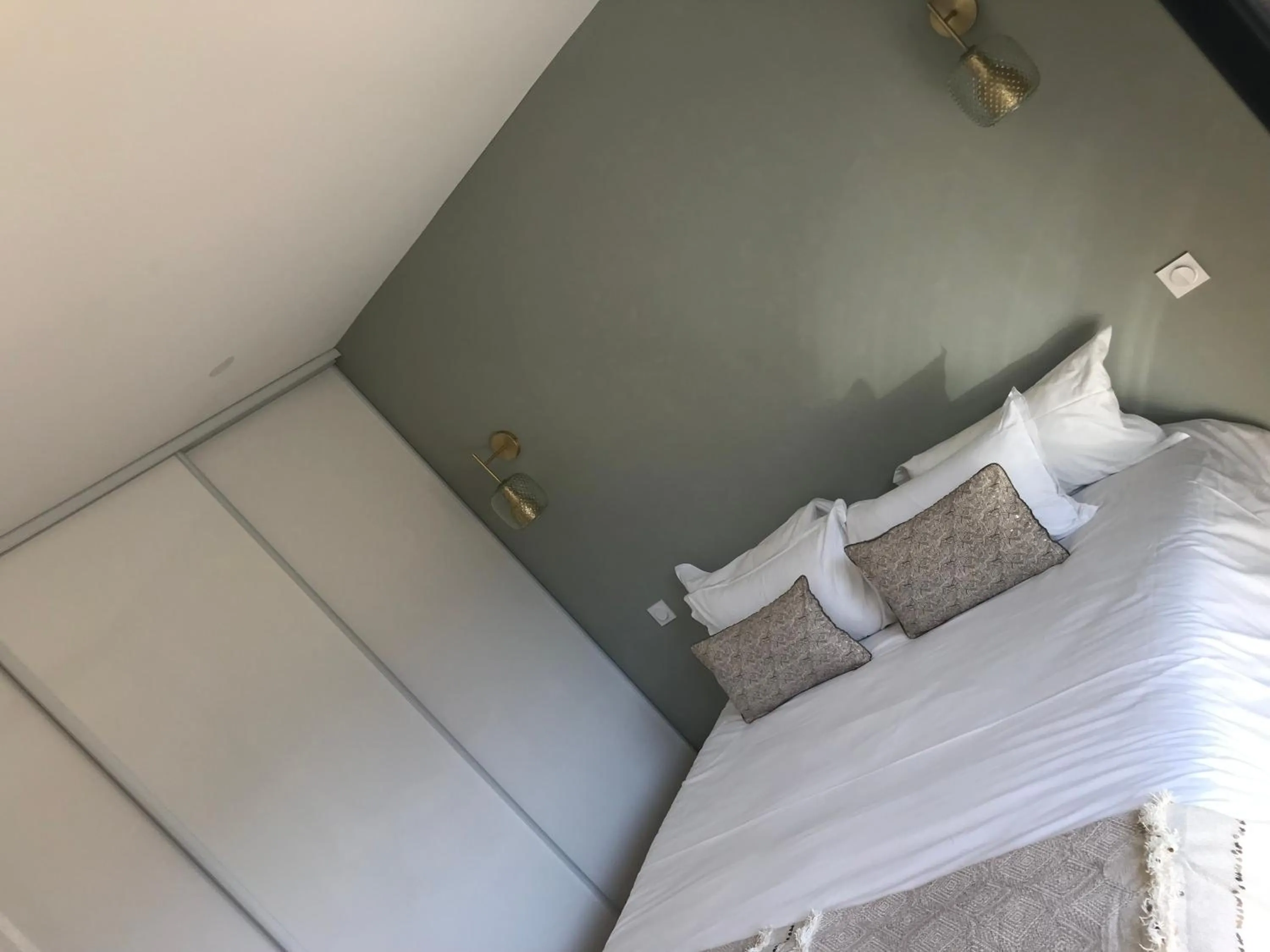 Bedroom, Bed in Appartements de Standing - Panate