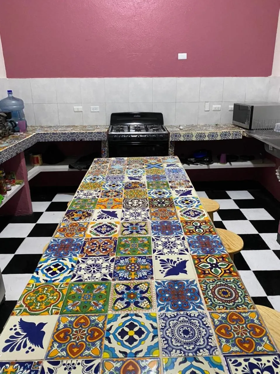 Communal kitchen in My Family In Monterrey - Hostel