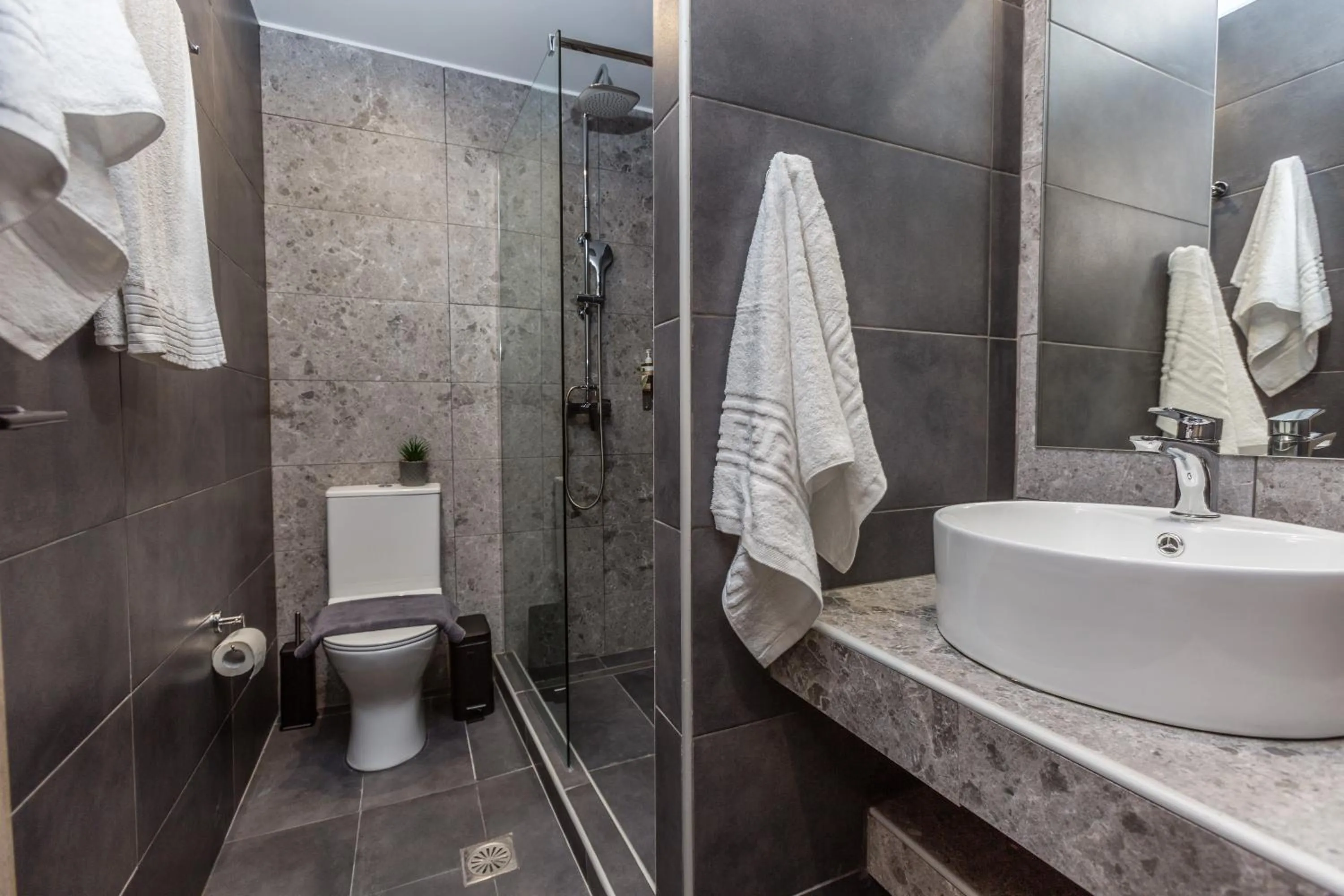 Bathroom in Raise Athens Metro Apartments