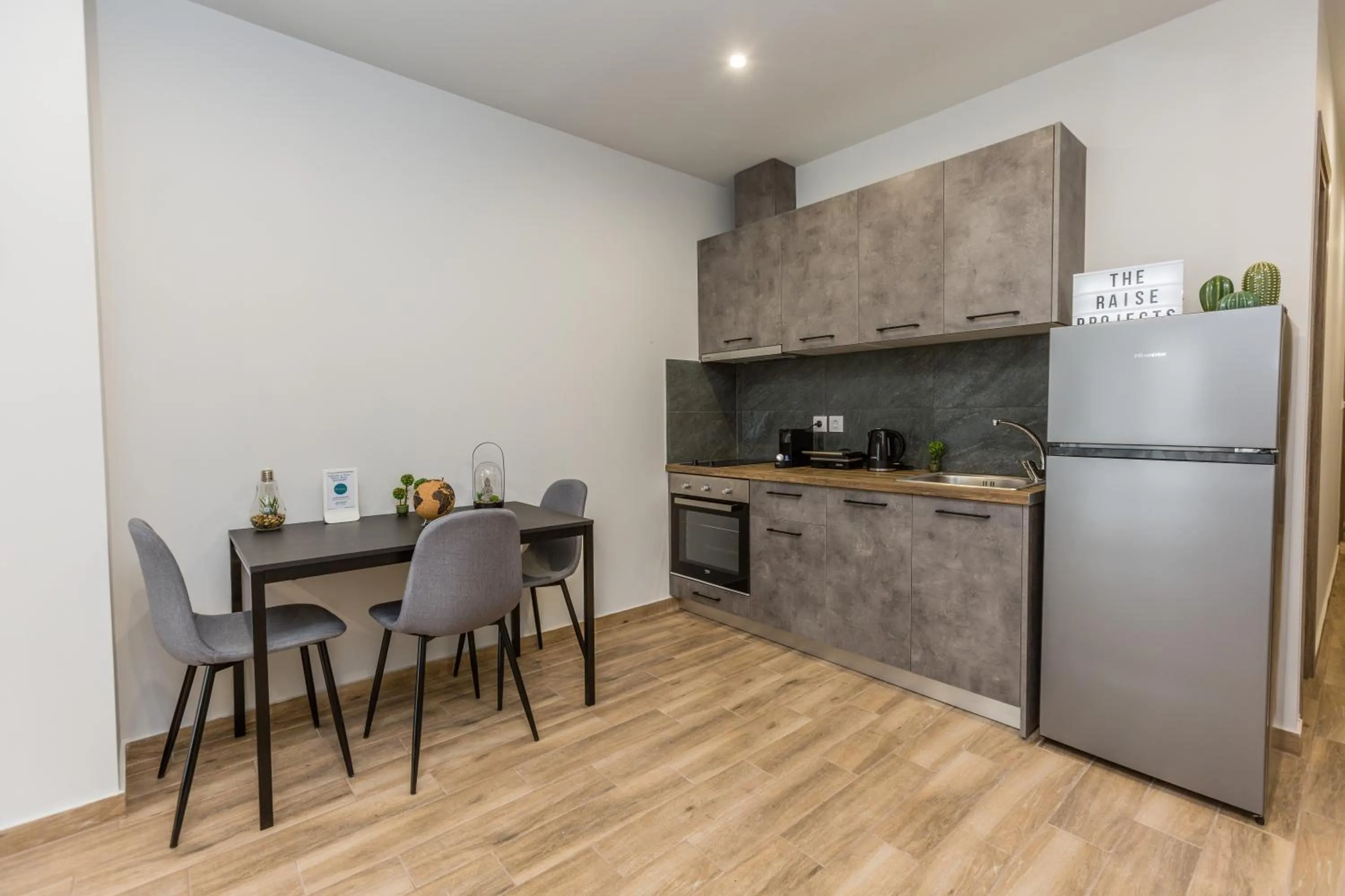 Kitchen or kitchenette in Raise Athens Metro Apartments
