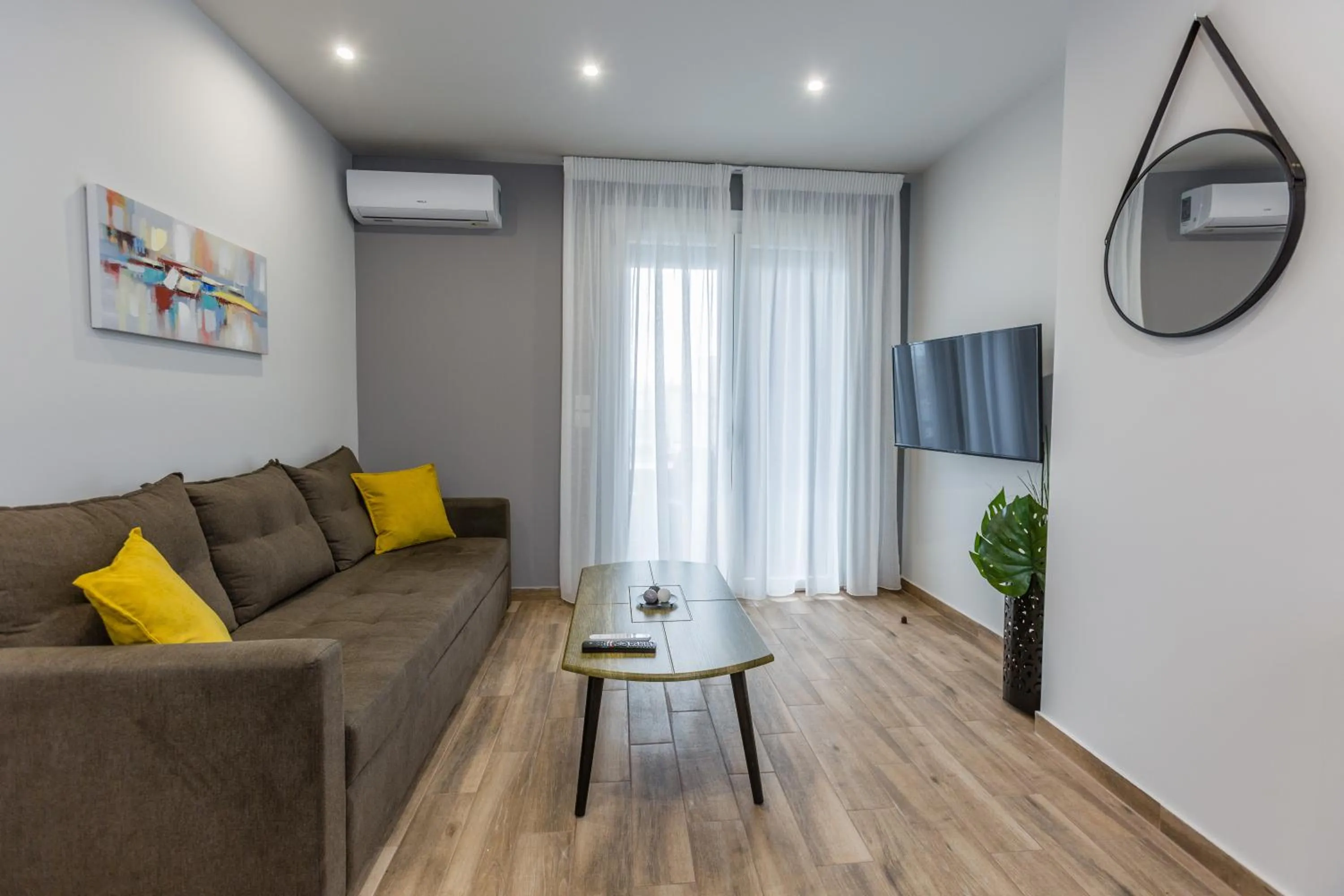 TV and multimedia in Raise Athens Metro Apartments