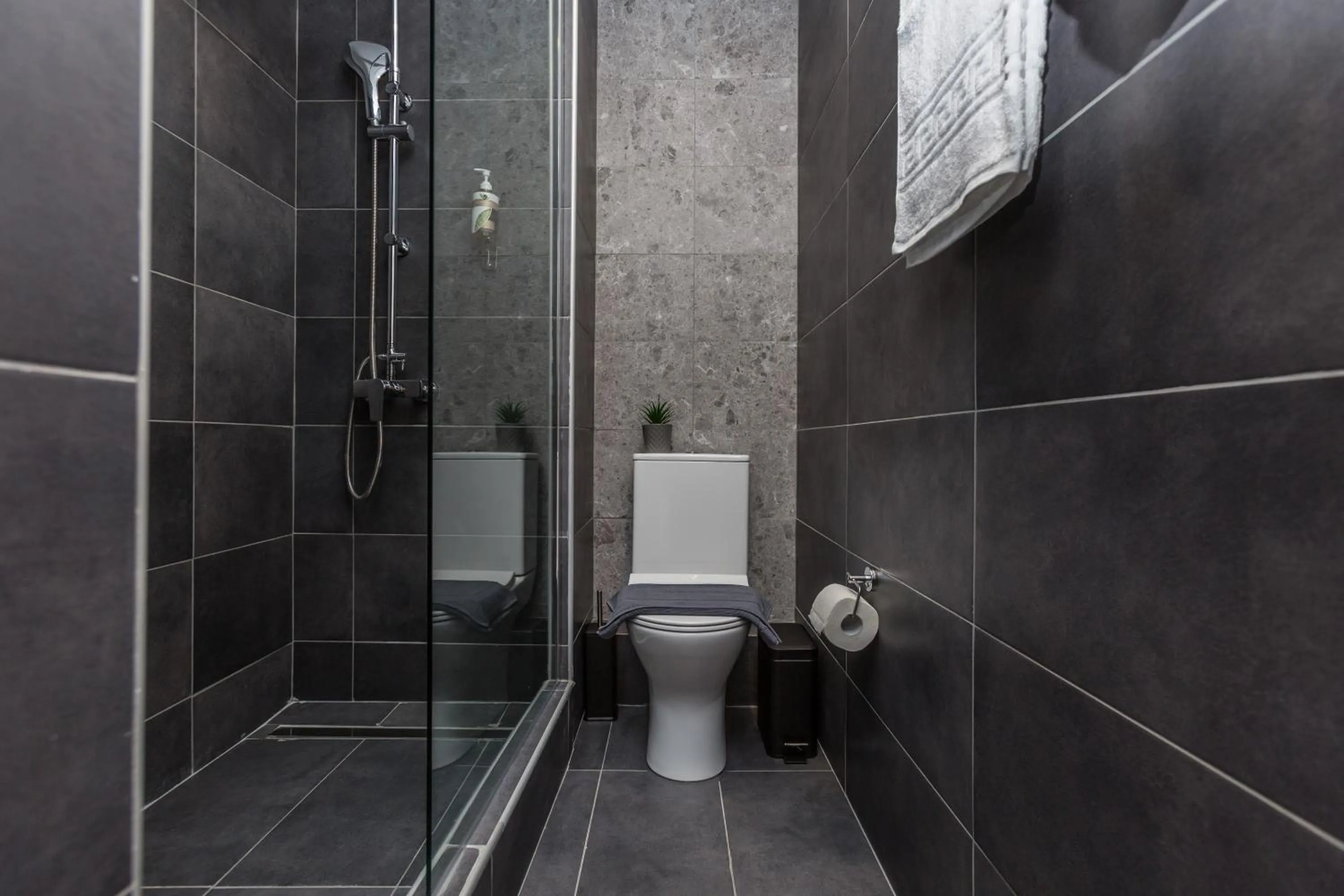 Bathroom in Raise Athens Metro Apartments