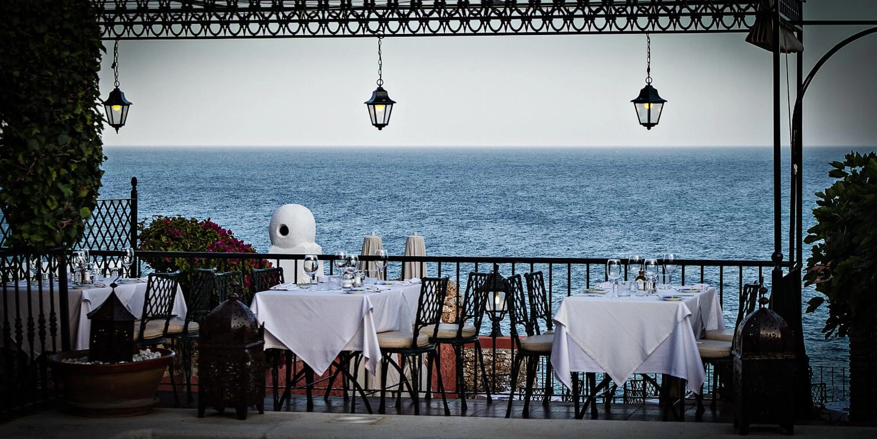 Restaurant/places to eat in Hotel Carabeo