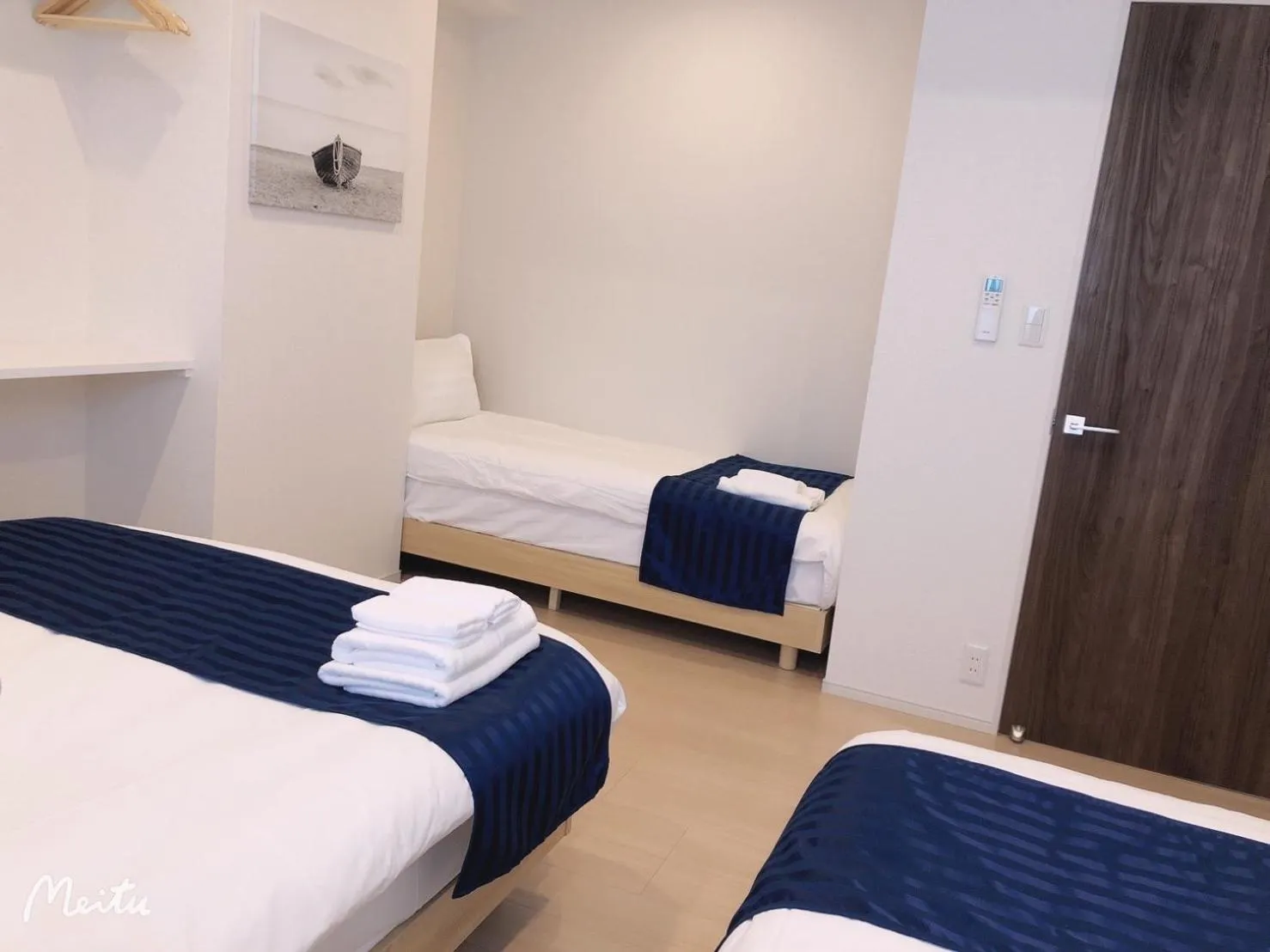 bunk bed, Bed in Hotel Emir