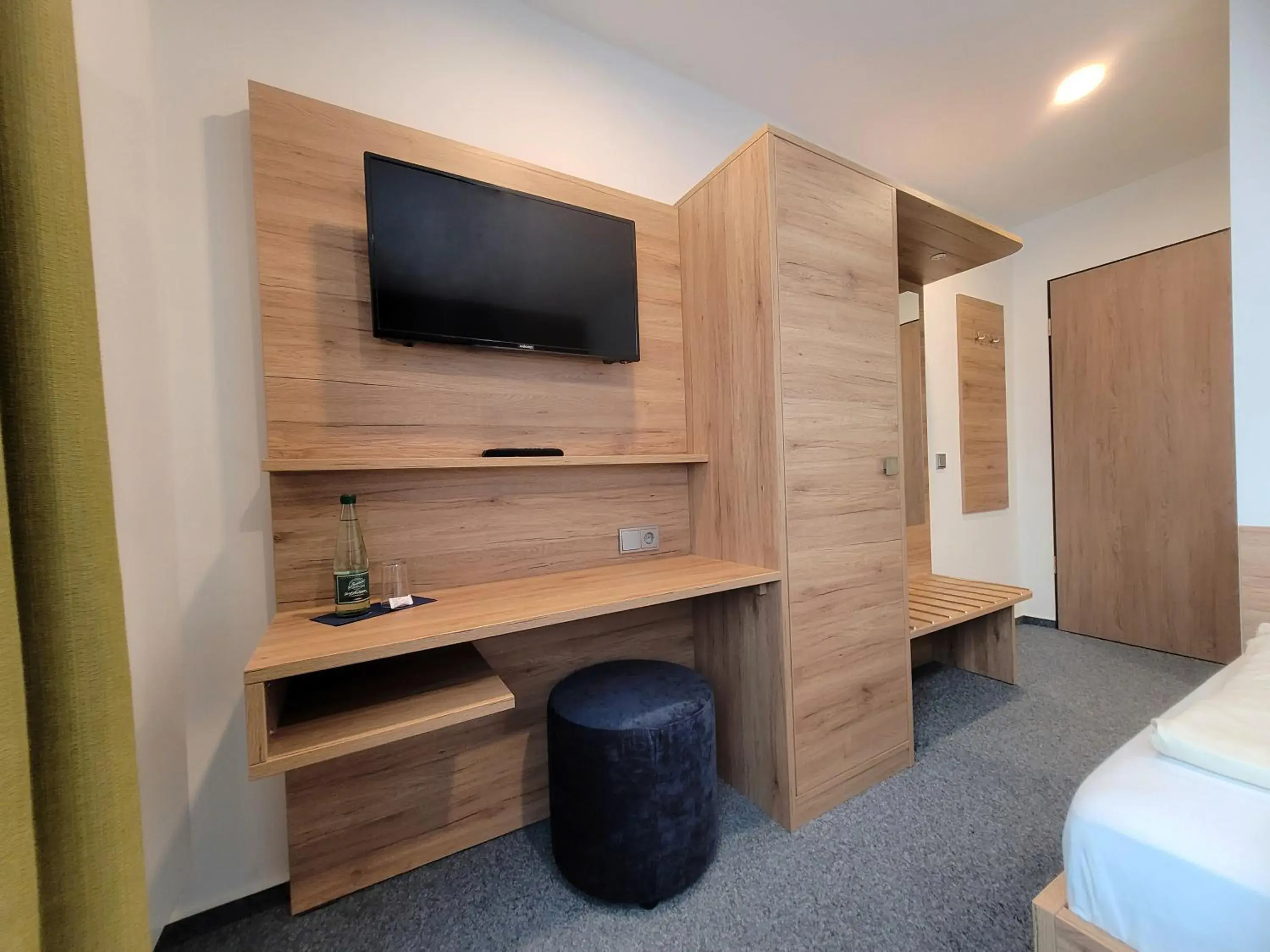 Comfort Single Room with Public Transport Ticket - single occupancy in Akademiehotel Jena Comfort Single Room with Public Transport Ticket - single occupancy in Akademiehotel Jena