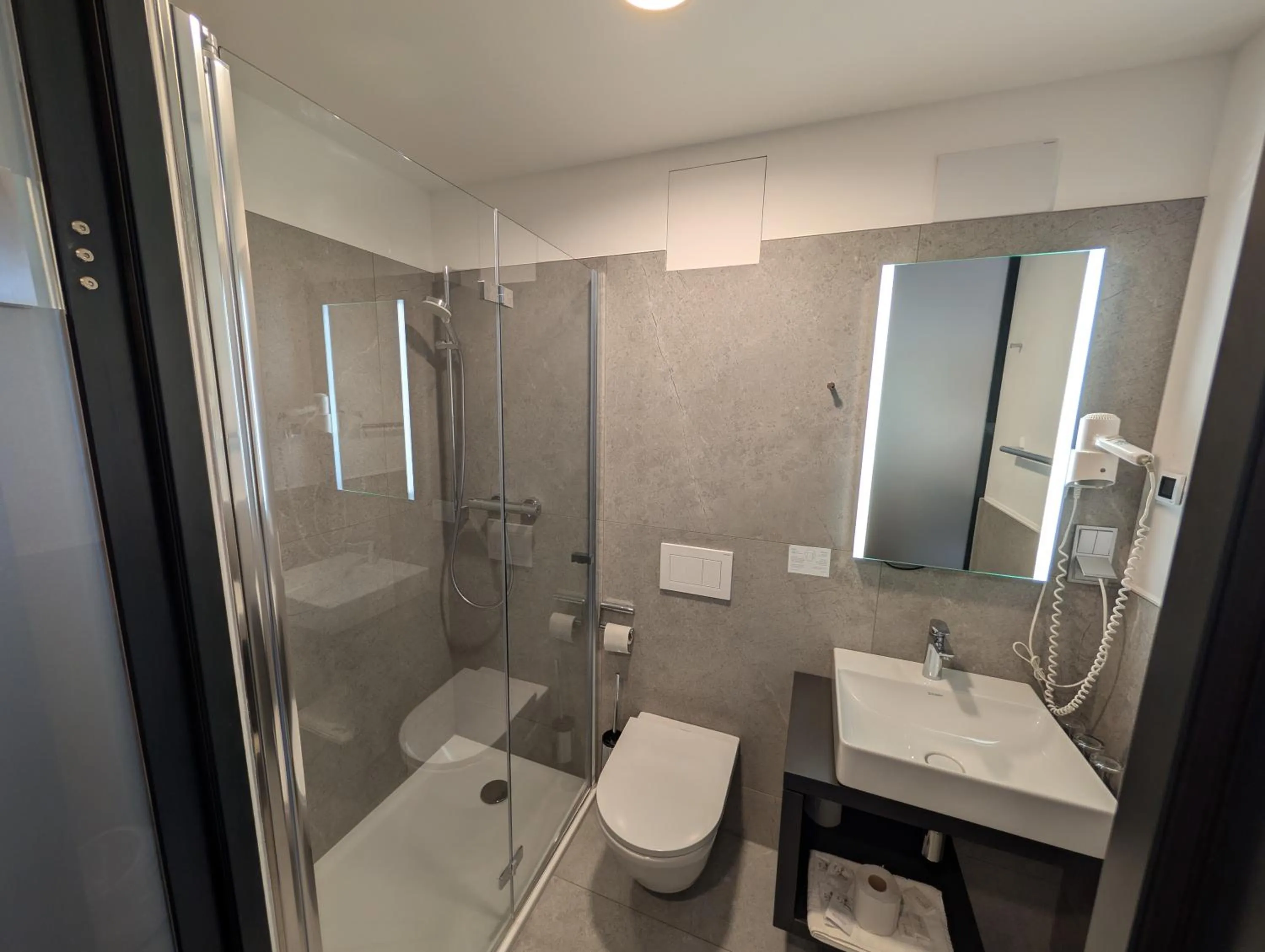 Shower in Akademiehotel Jena