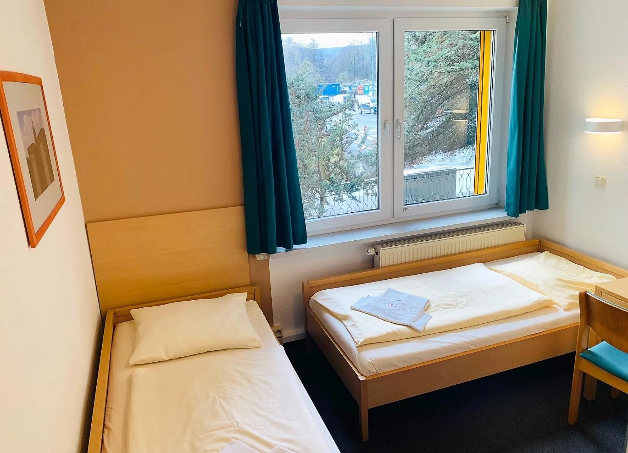 Economy Twin Room with Public Transport Ticket - single occupancy in Akademiehotel Jena