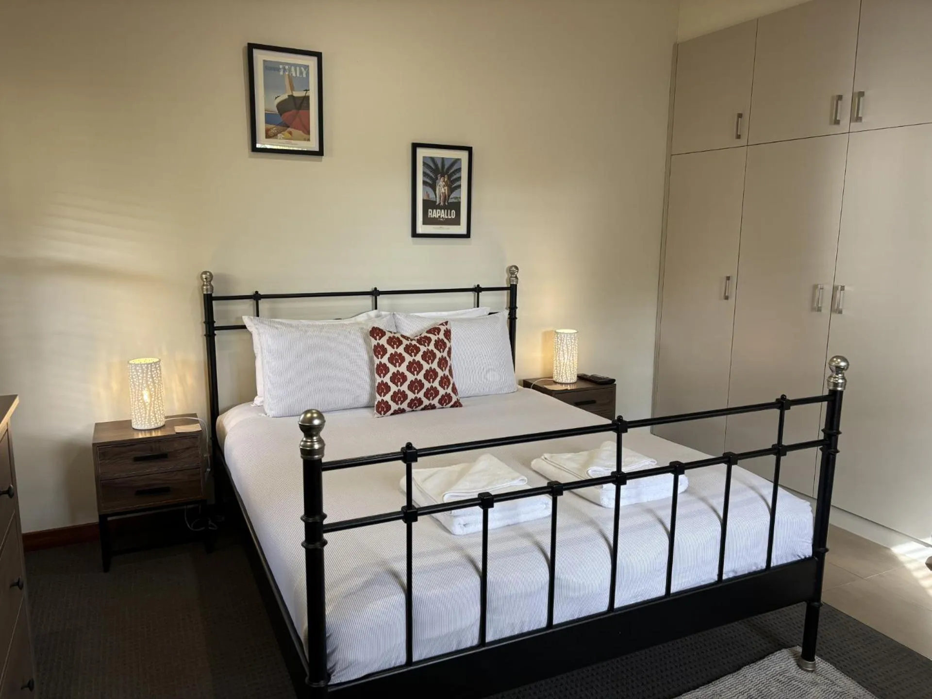 Bed in 1839 Cottages