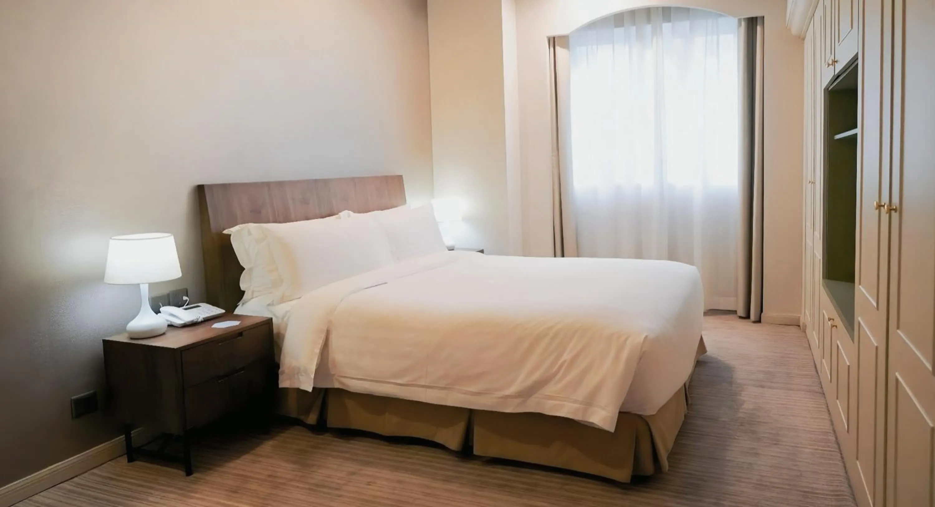 Bed in Green Court Residence City Center, Shanghai