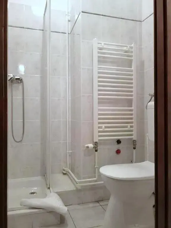 Economy Twin Room - single occupancy in PSZ Hotel Beach Földvár Economy Twin Room - single occupancy in PSZ Hotel Beach Földvár