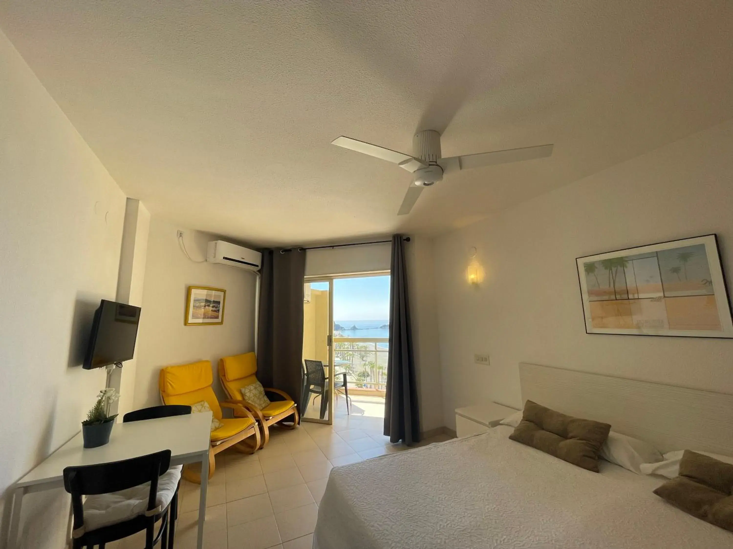 Bed in Apal Chinasol Estudios Bed in Apal Chinasol Estudios