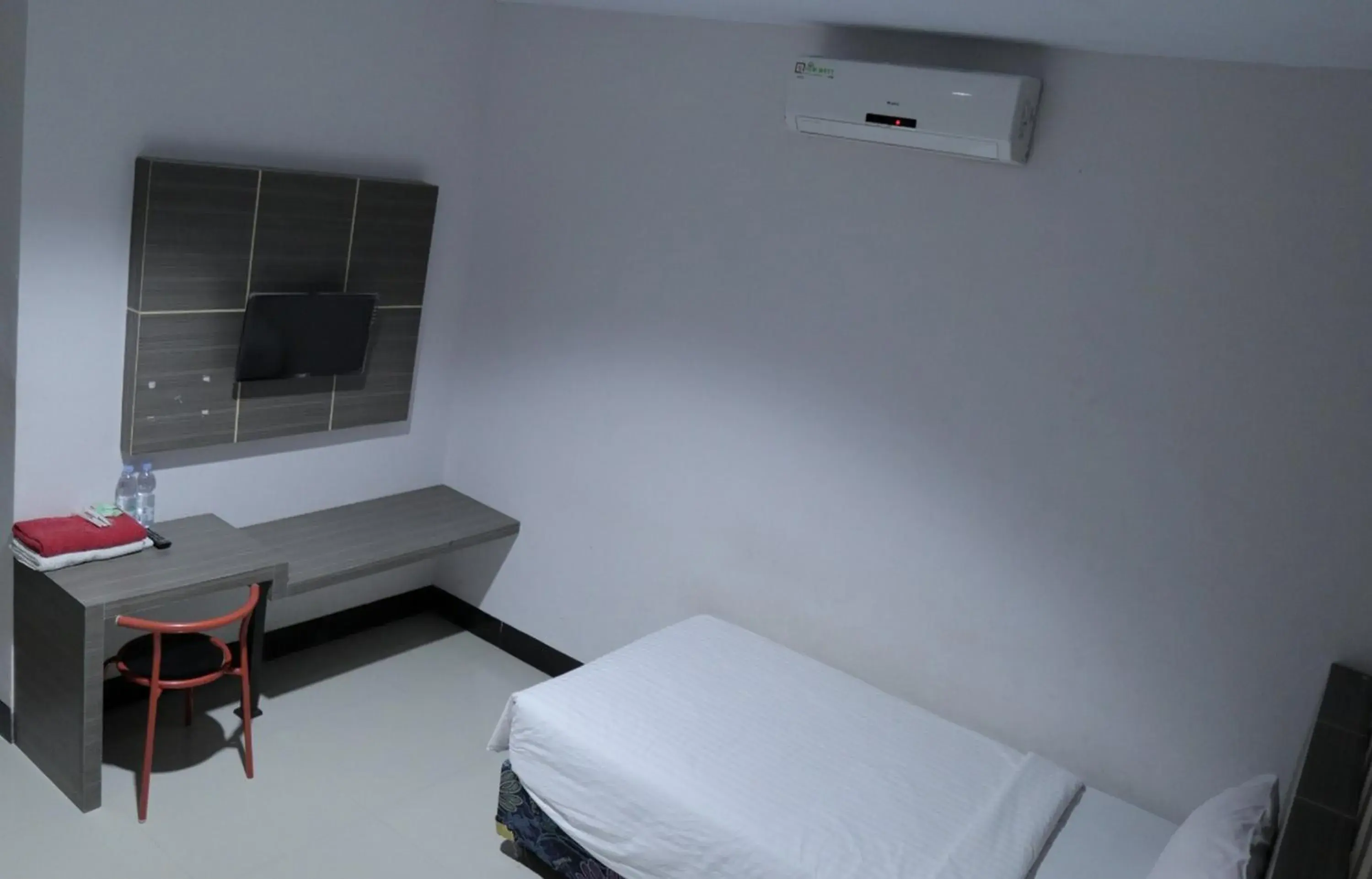 Bed in RedDoorz @ Pasangkayu Mamuju Utara Bed in RedDoorz @ Pasangkayu Mamuju Utara