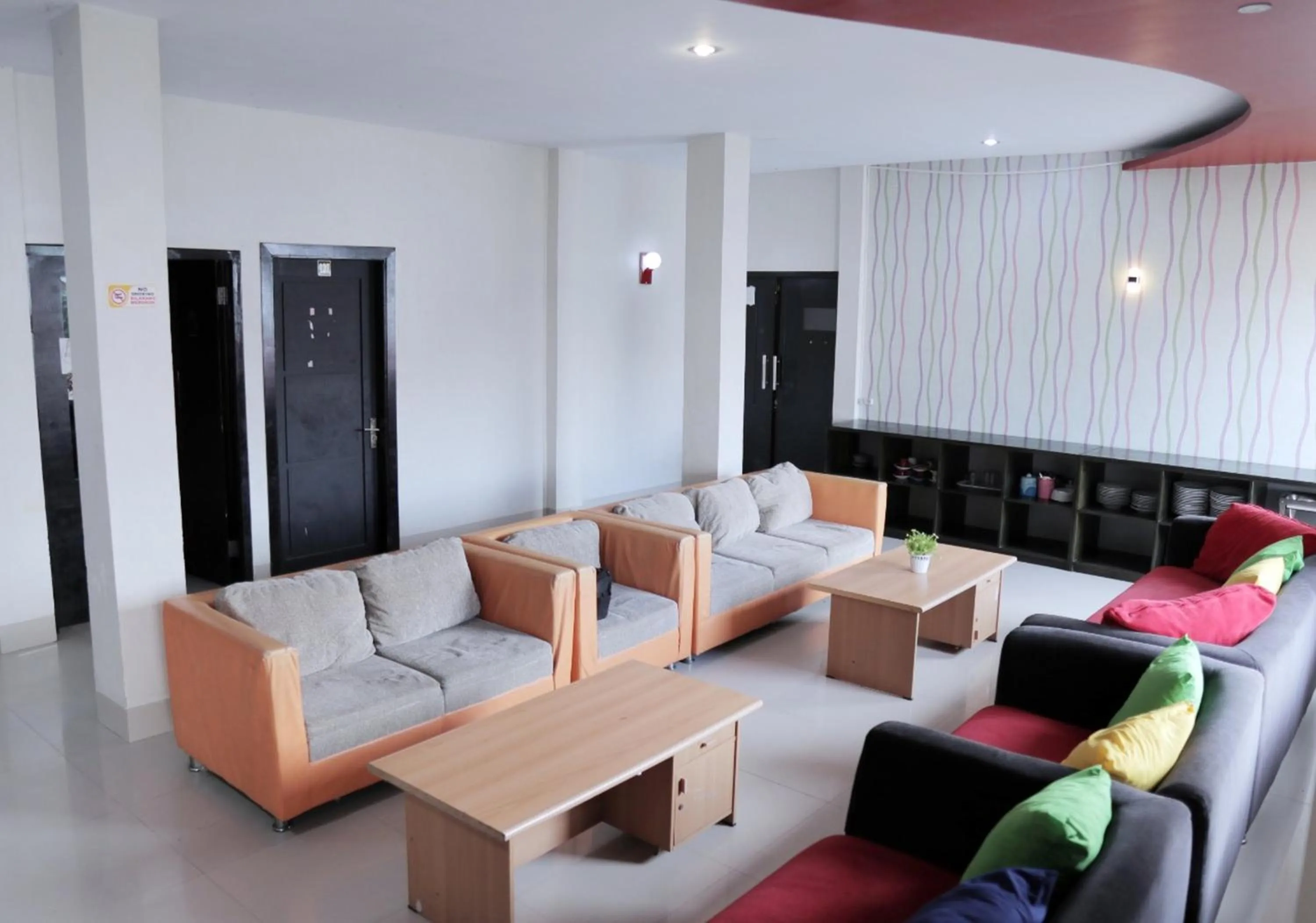 Lobby or reception in RedDoorz @ Pasangkayu Mamuju Utara