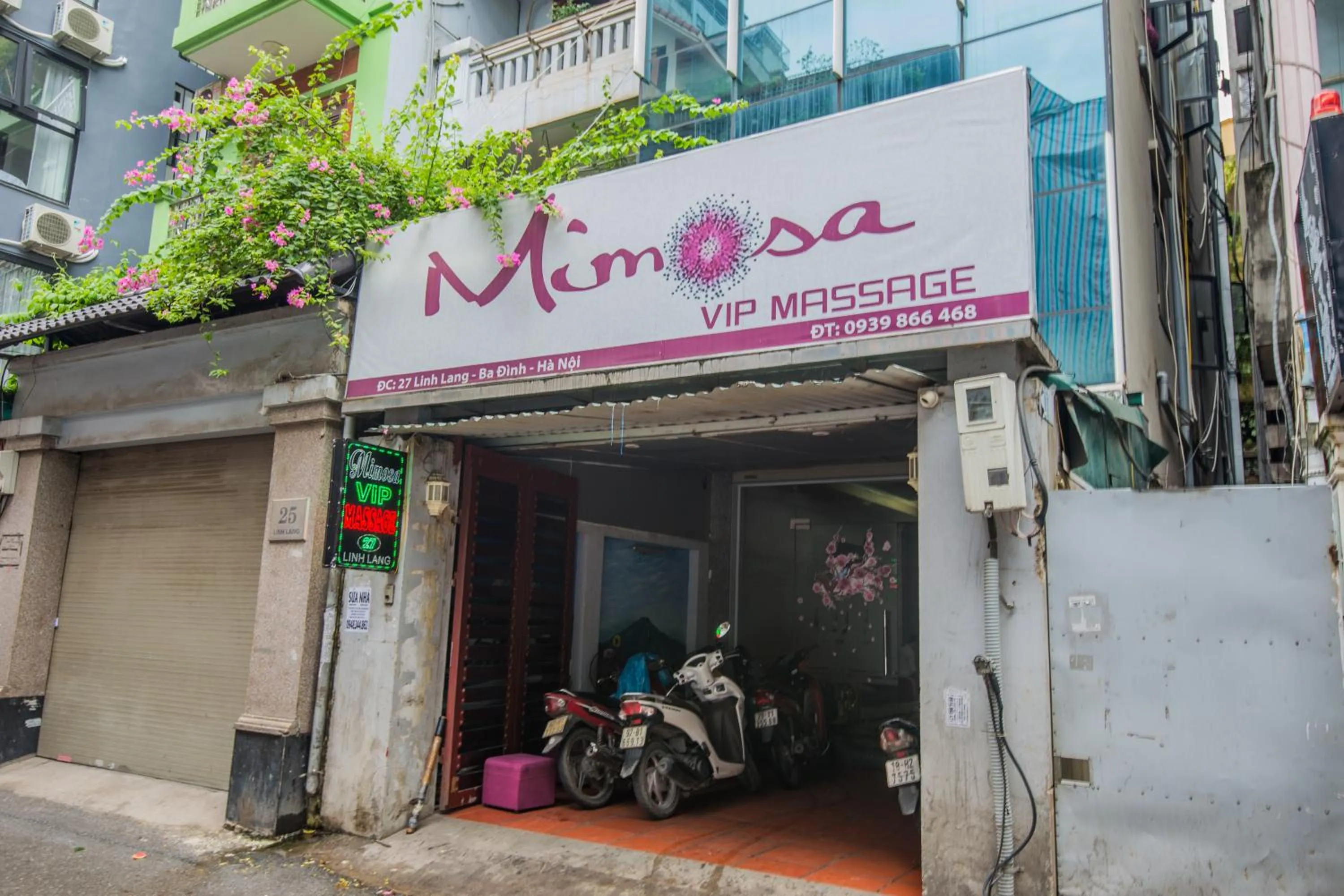 Property logo or sign in 22HOUSING 48 Phan Kế Bính