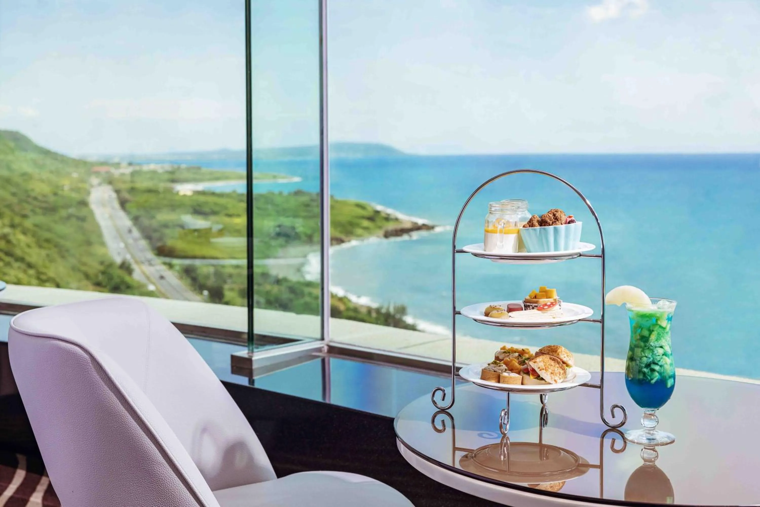 Restaurant/places to eat in H Resort