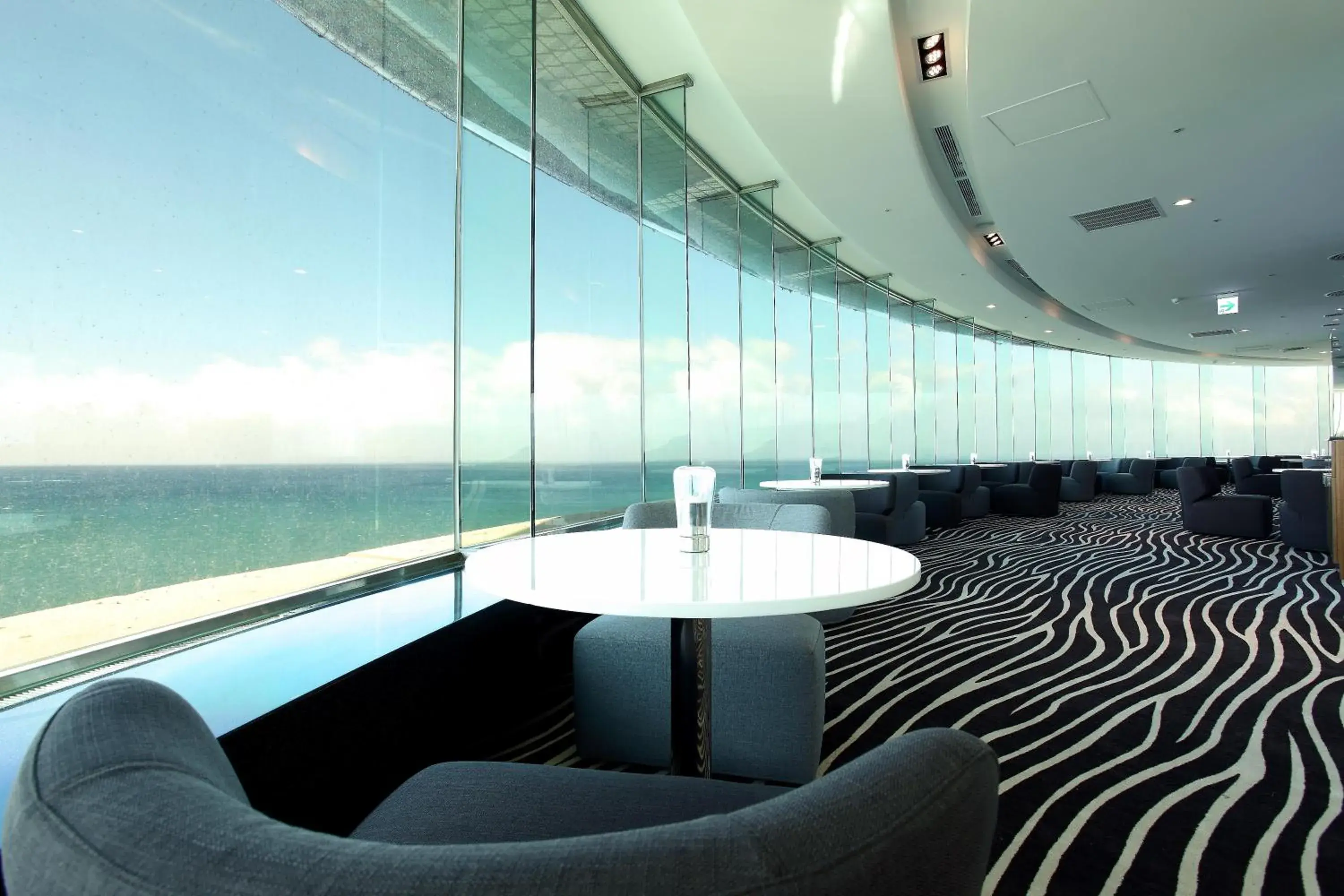 Restaurant/places to eat in H Resort Restaurant/places to eat in H Resort