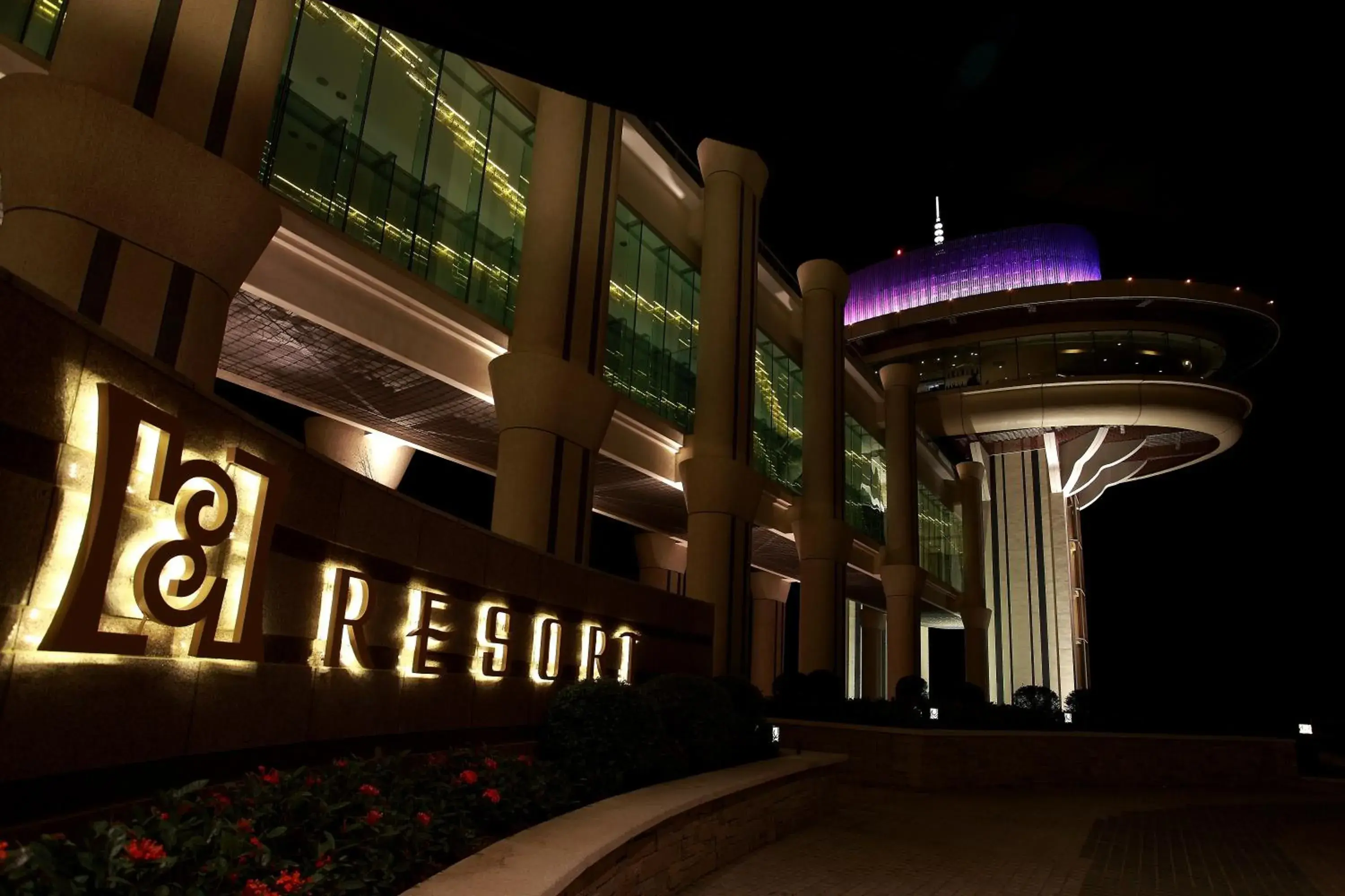 Facade/entrance in H Resort Facade/entrance in H Resort