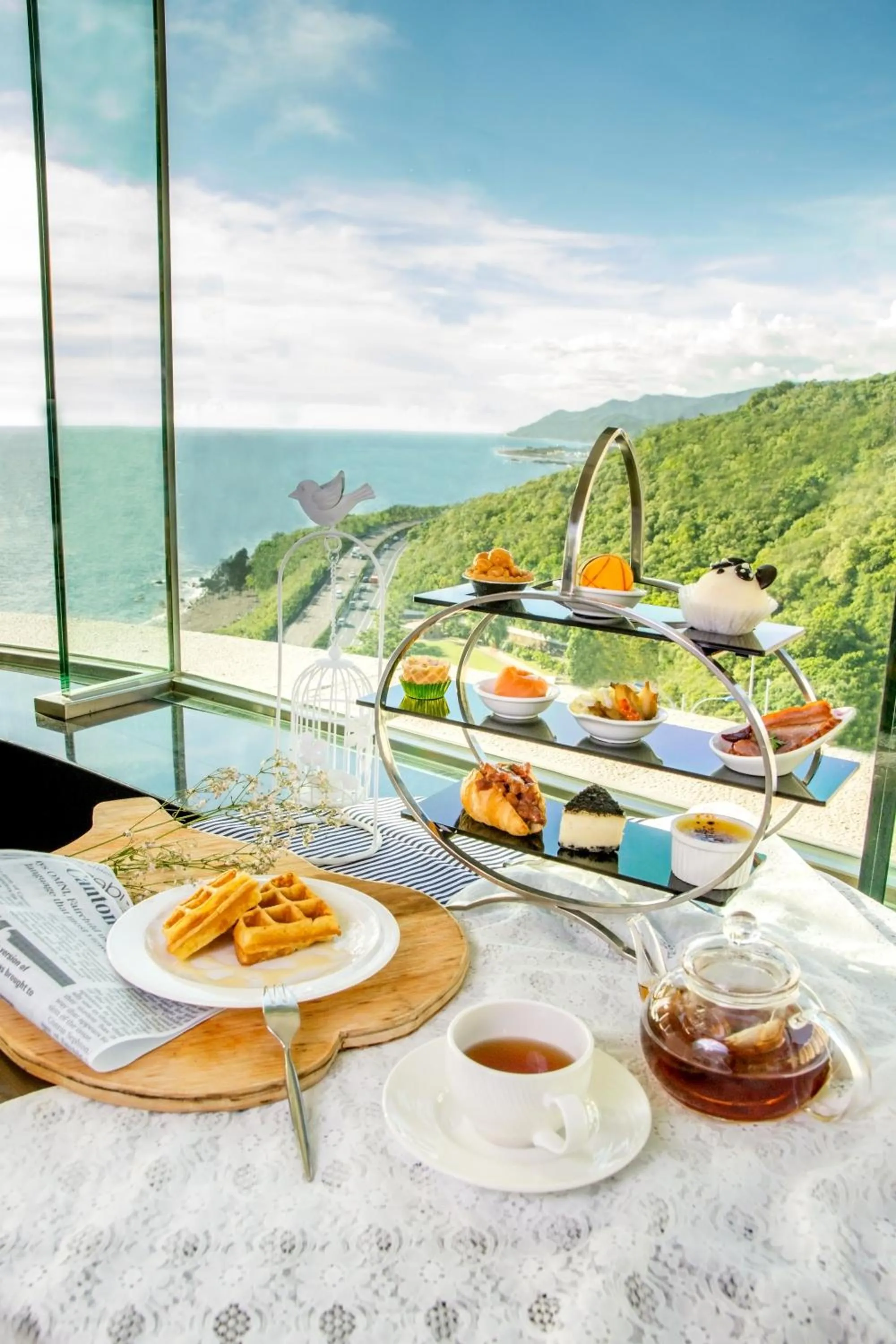 Restaurant/places to eat in H Resort