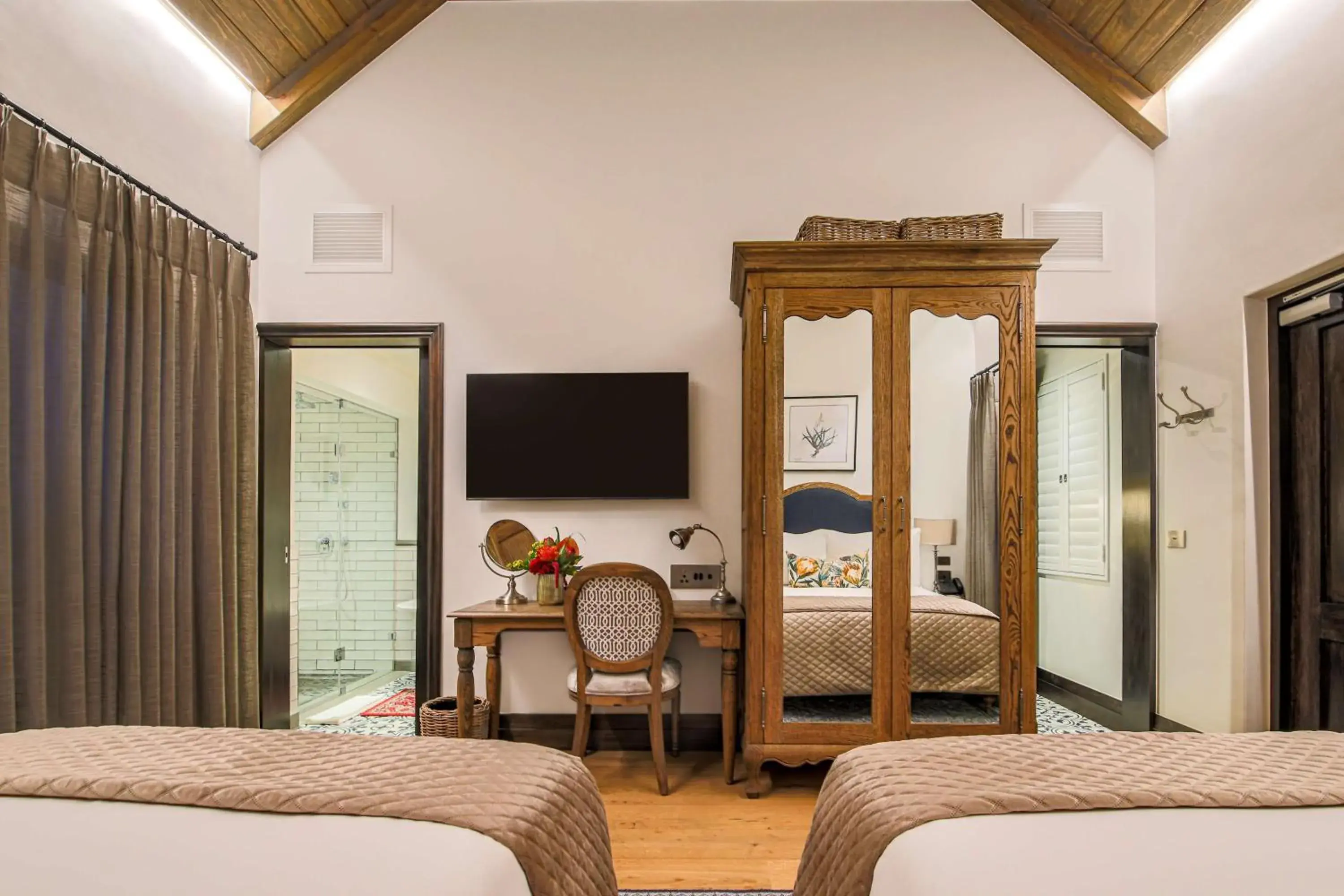 TV and multimedia, Bed in Southern Sun de Wagen TV and multimedia, Bed in Southern Sun de Wagen