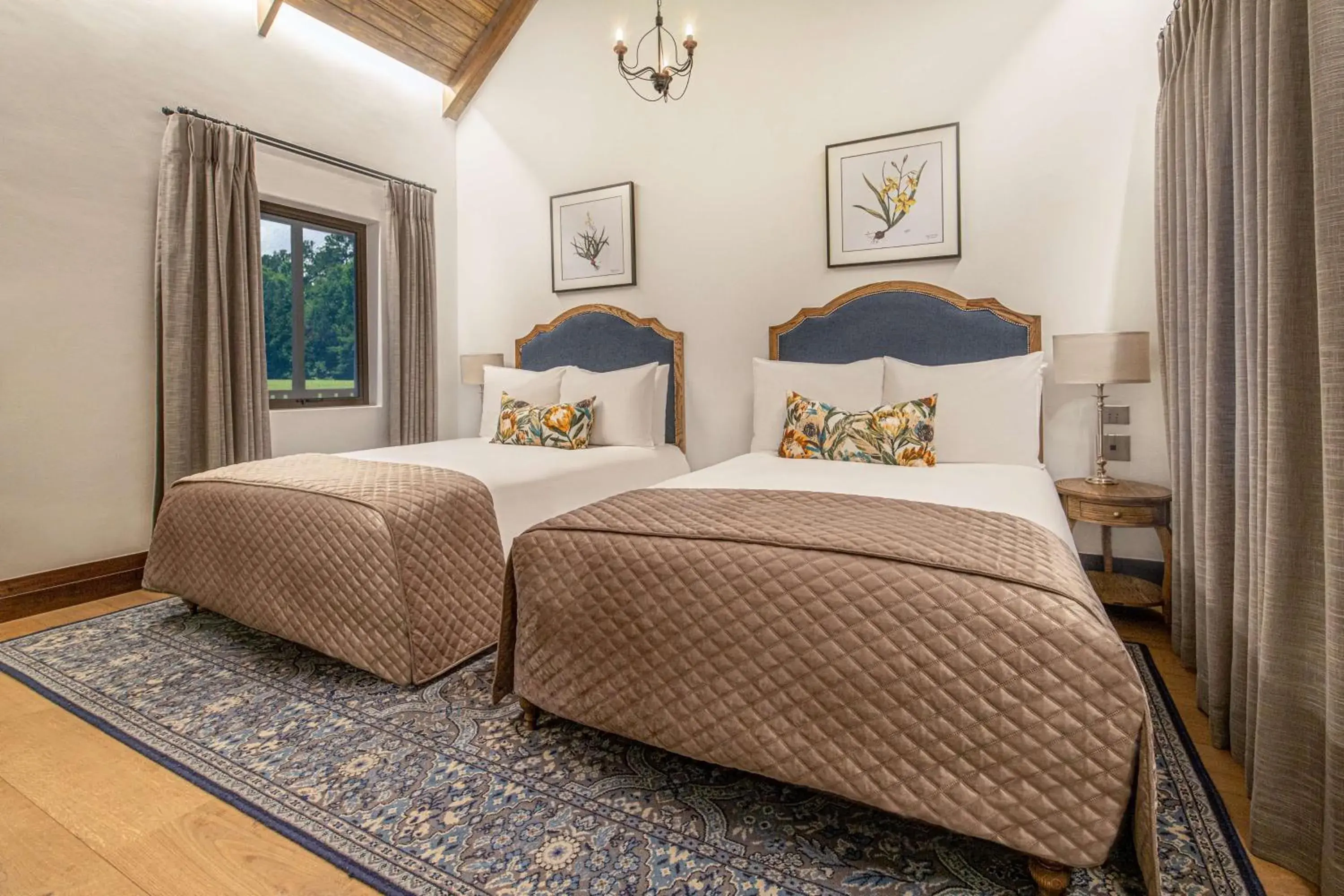 Roeshuis Superior Two Double Beds Non-Smoking in Southern Sun de Wagen Roeshuis Superior Two Double Beds Non-Smoking in Southern Sun de Wagen