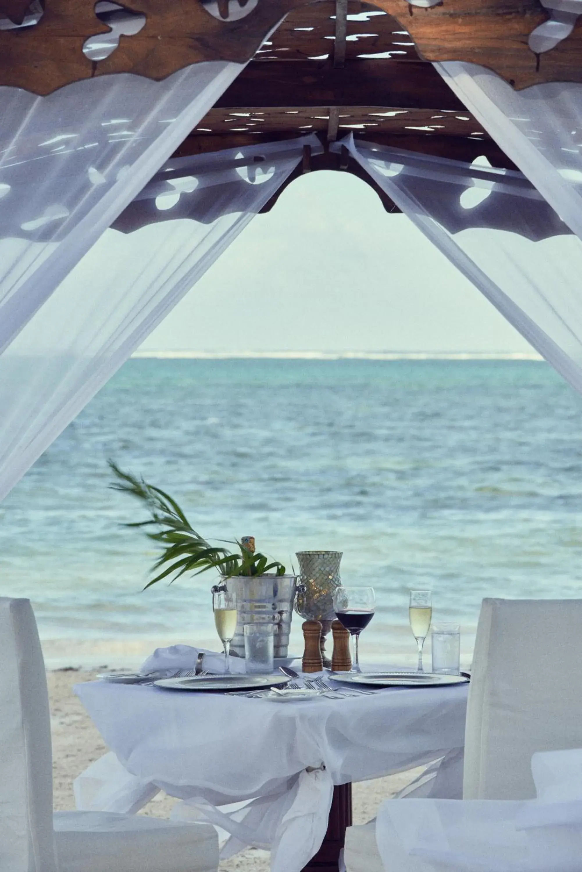 Restaurant/places to eat in Breezes Beach Club and Spa Restaurant/places to eat in Breezes Beach Club and Spa