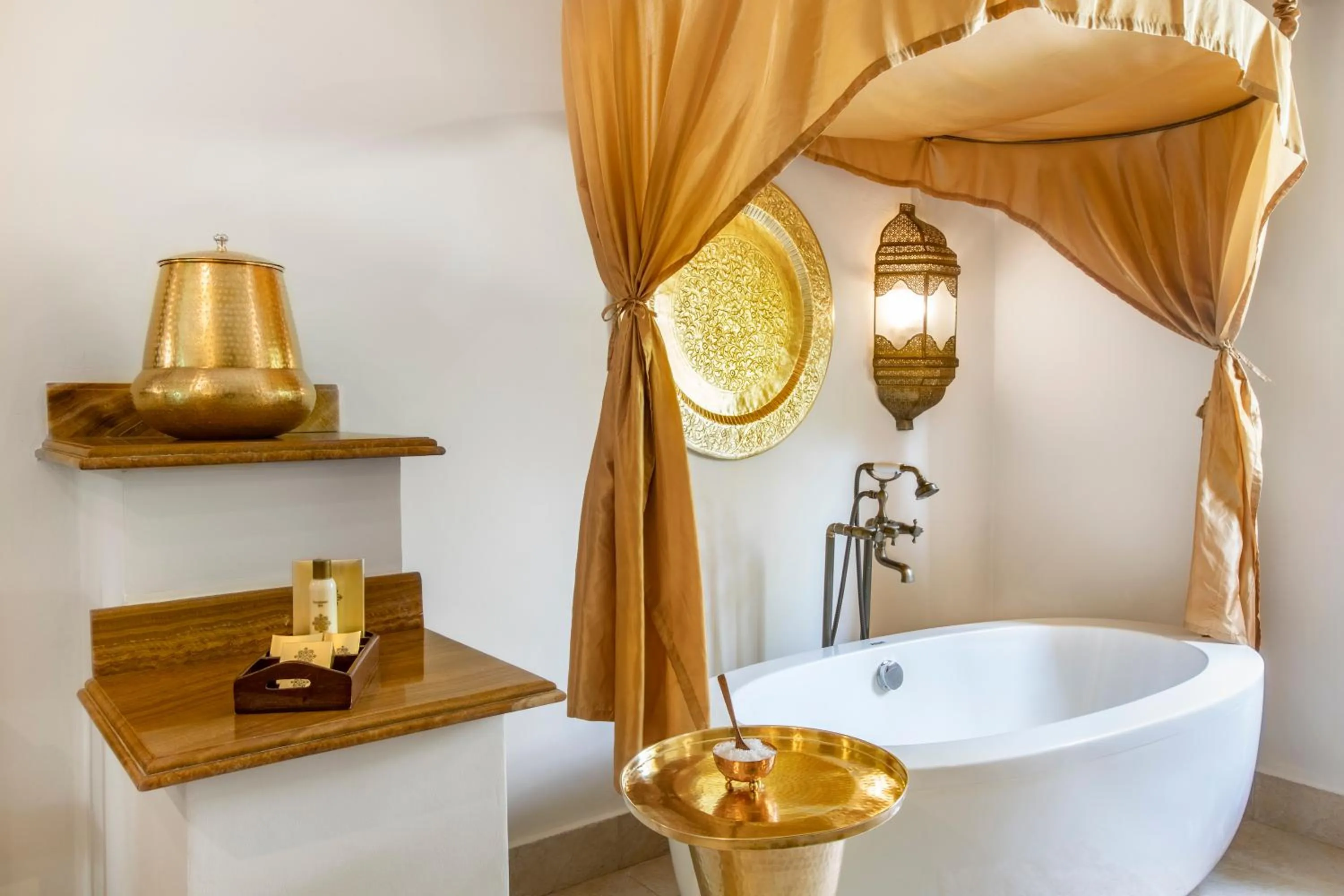 Bath in Baraza Resort and Spa Zanzibar