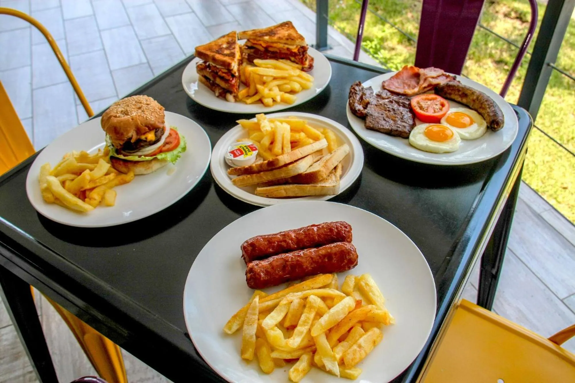 Restaurant/places to eat in SleepOver Kruger Gate