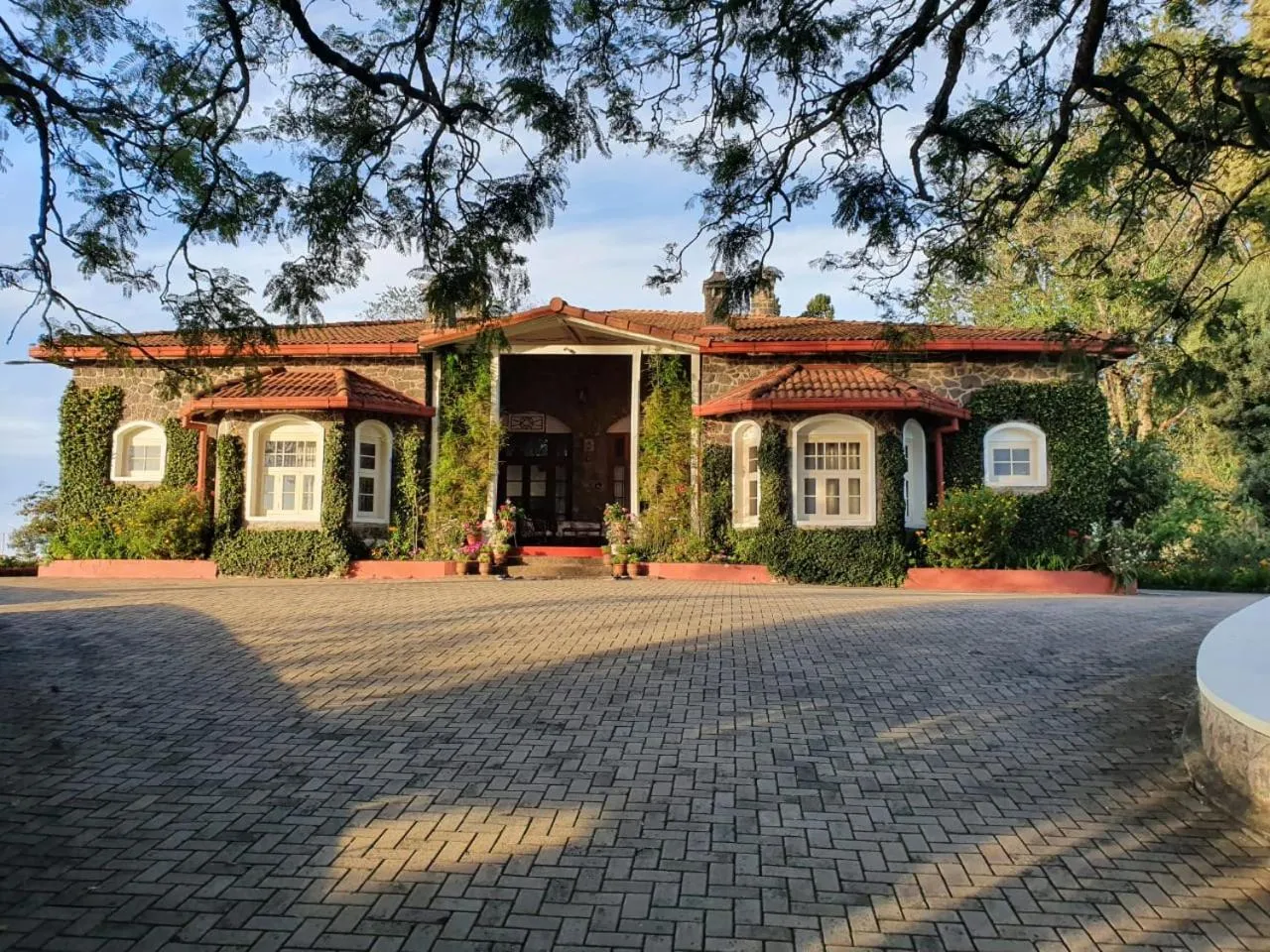 Facade/entrance in Onondaga Kodaikanal