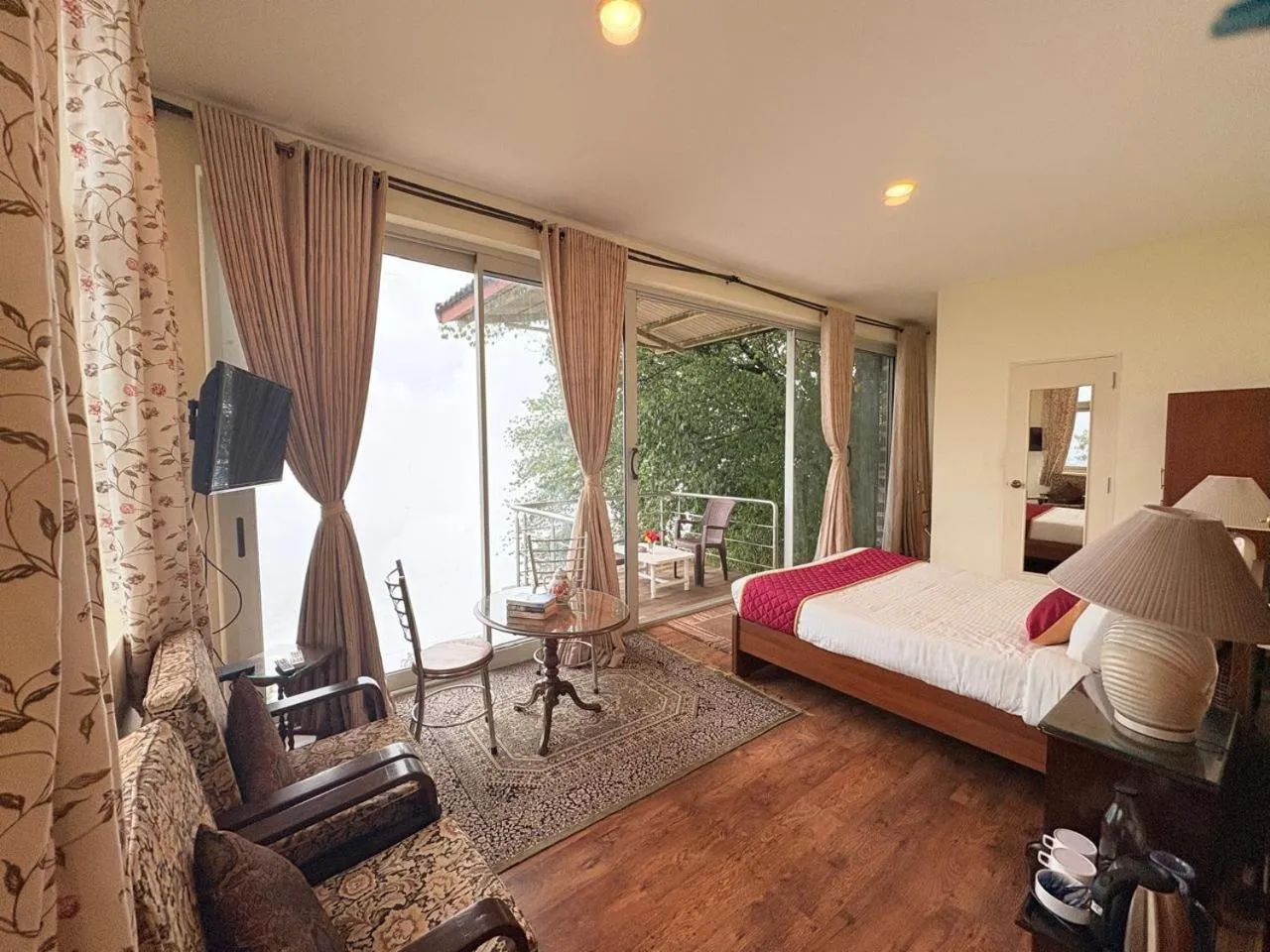 Bedroom, Bed in Onondaga Kodaikanal