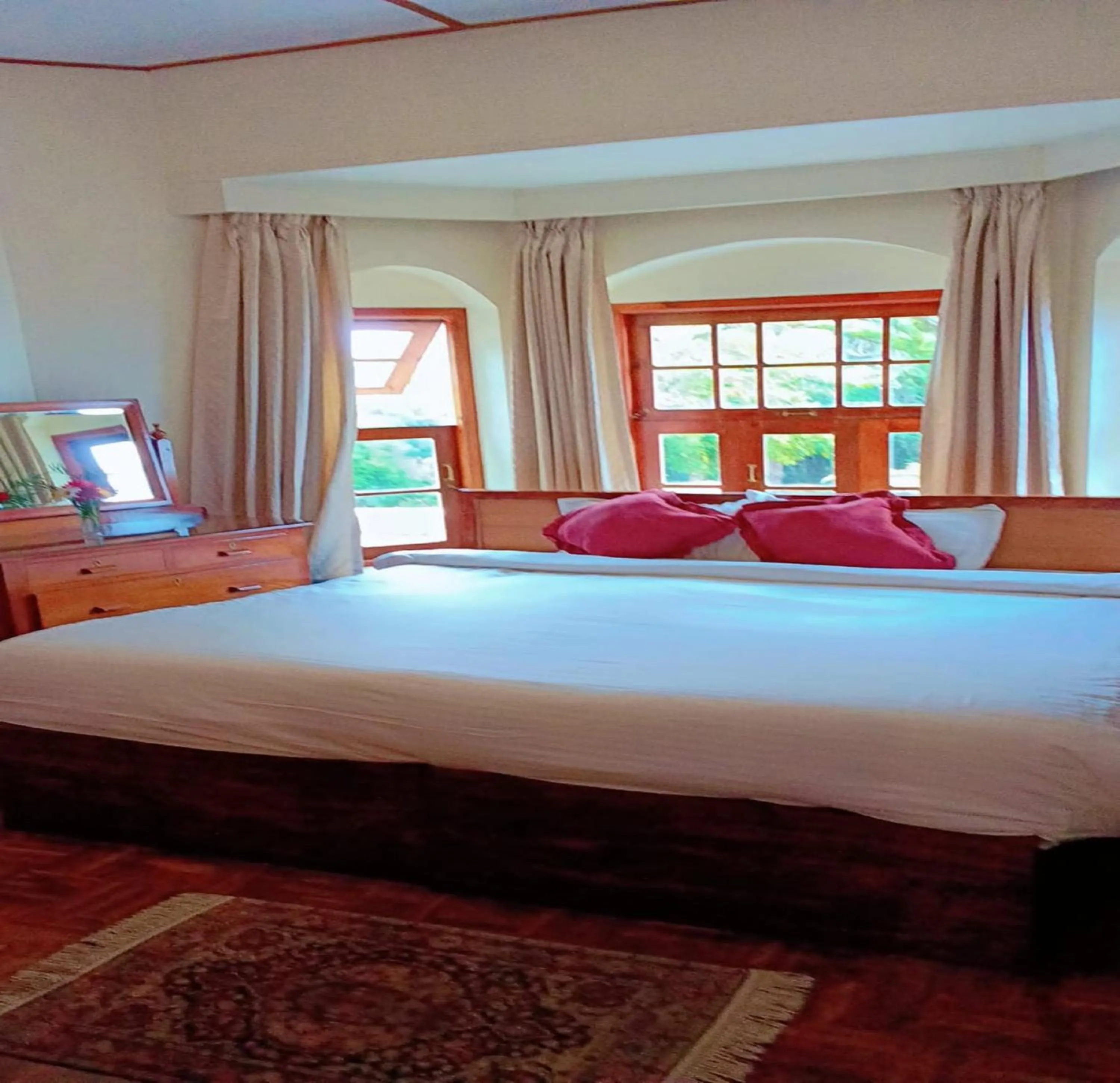 Bedroom, Bed in Onondaga Kodaikanal