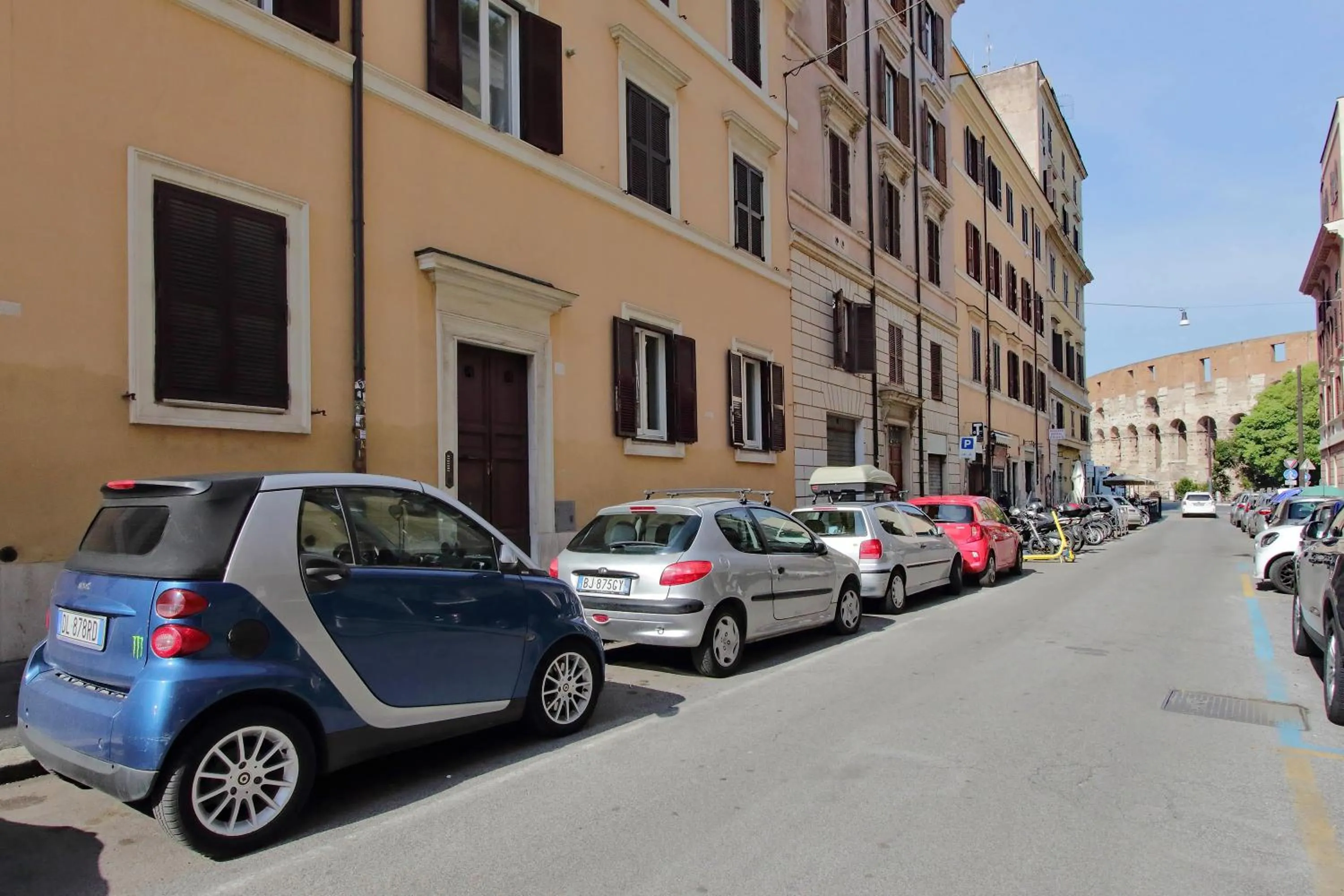 Property building in Colosseo Terrace Apartment