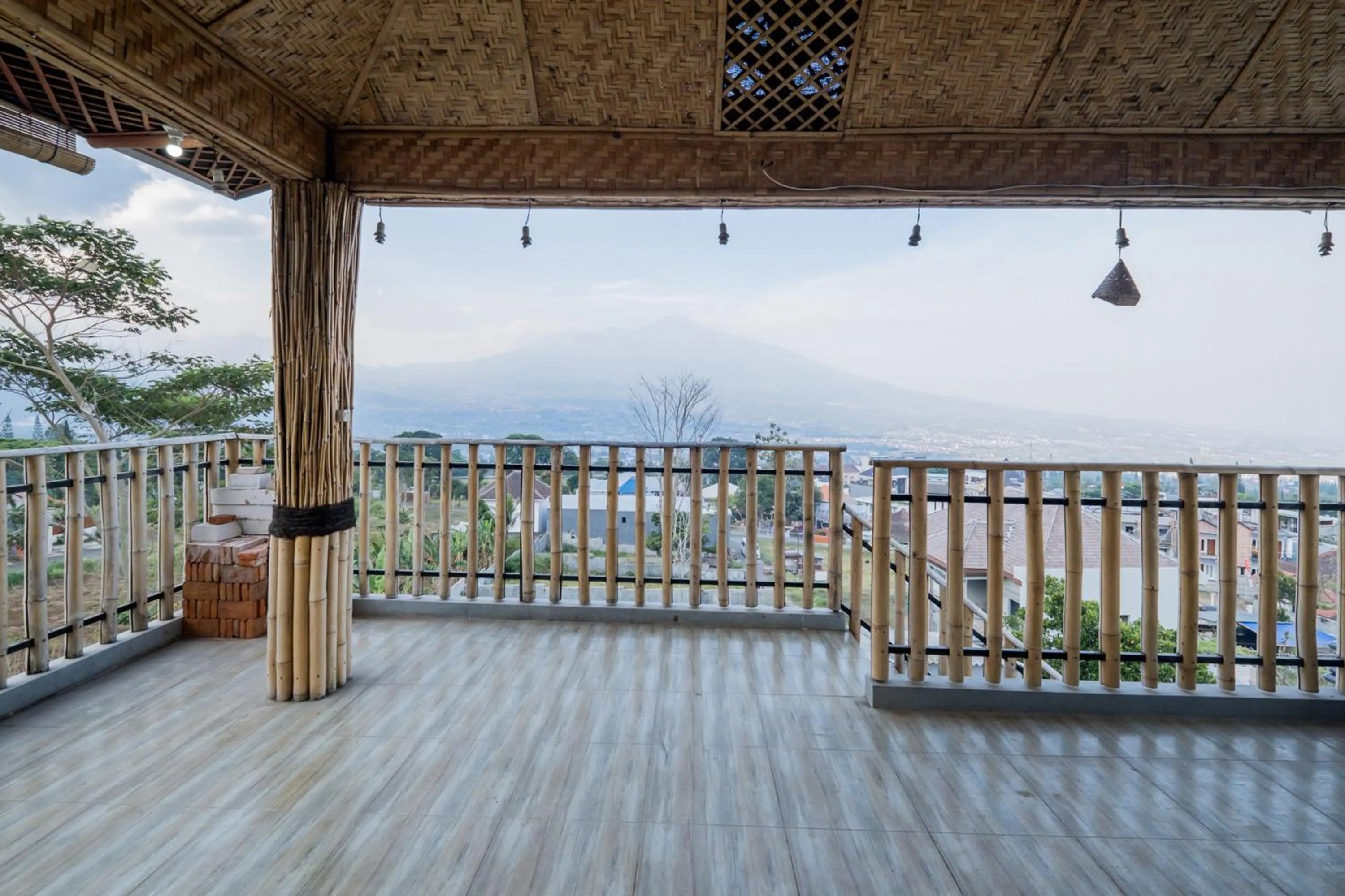 Property building in RedDoorz at Omahku Guest House Batu