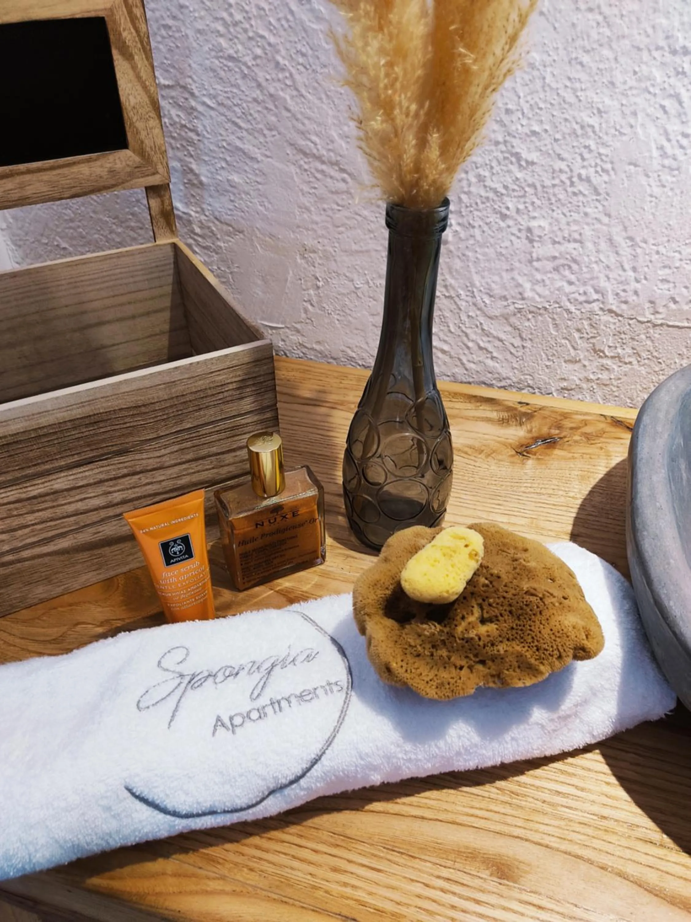 Decorative detail in Spongia Apartments Kalymnos