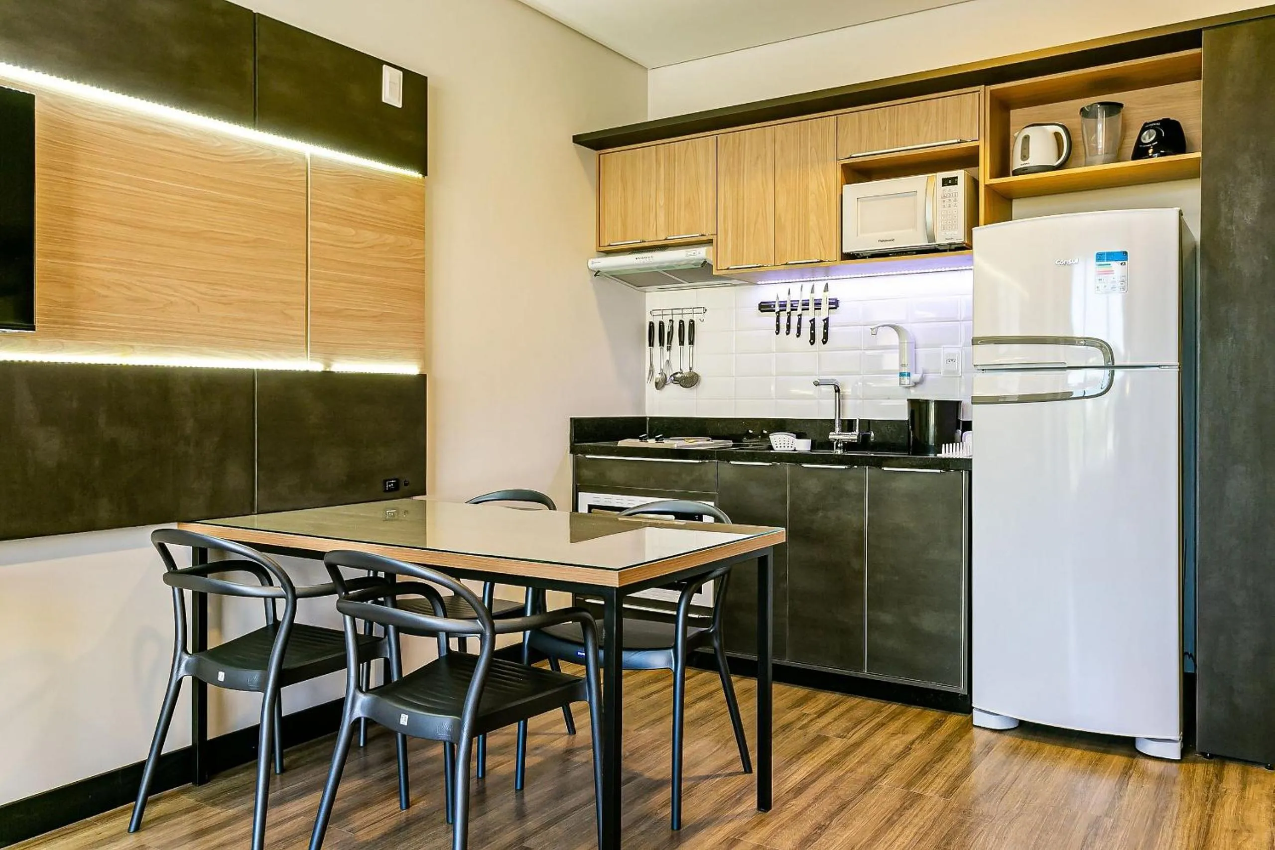 New studio well located 750m from the beach STI209