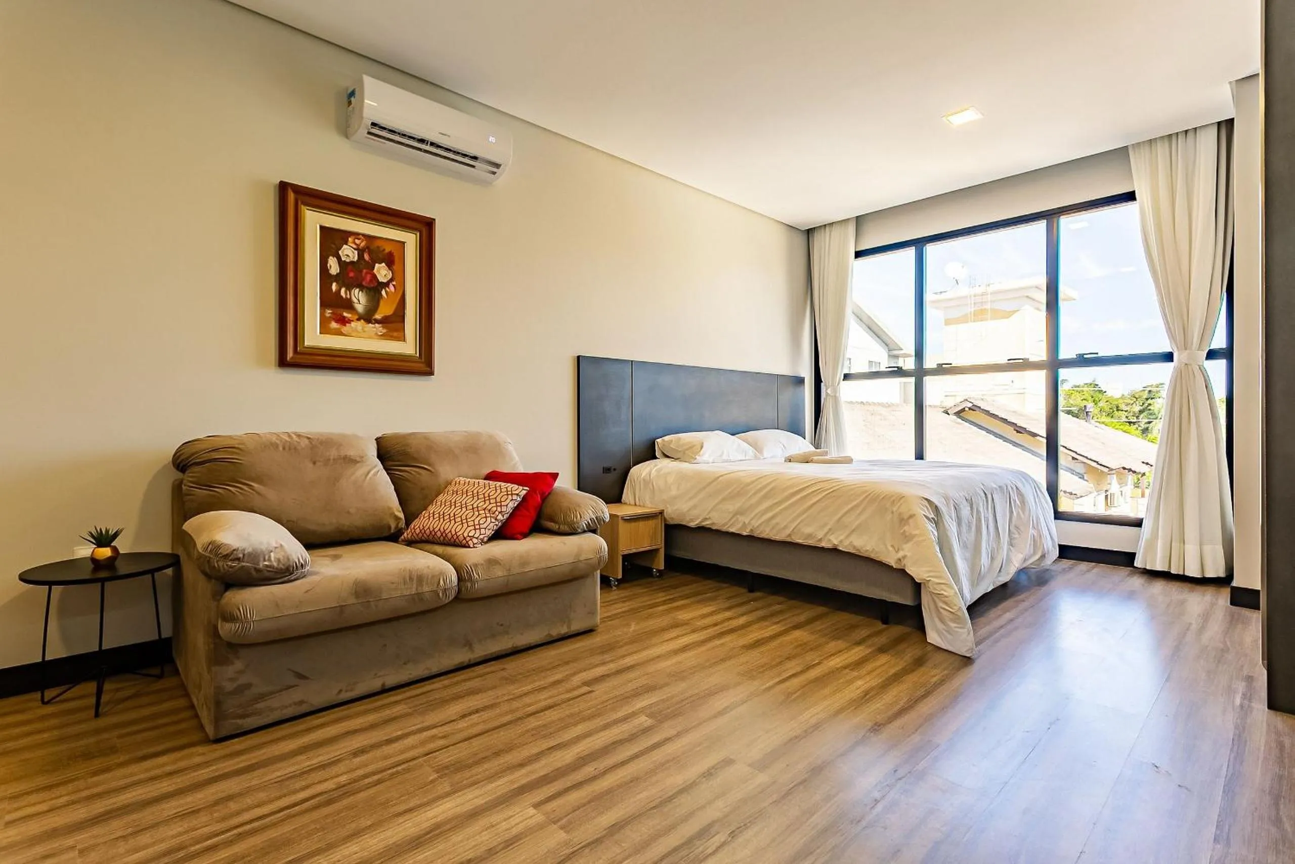 New studio well located 750m from the beach STI209
