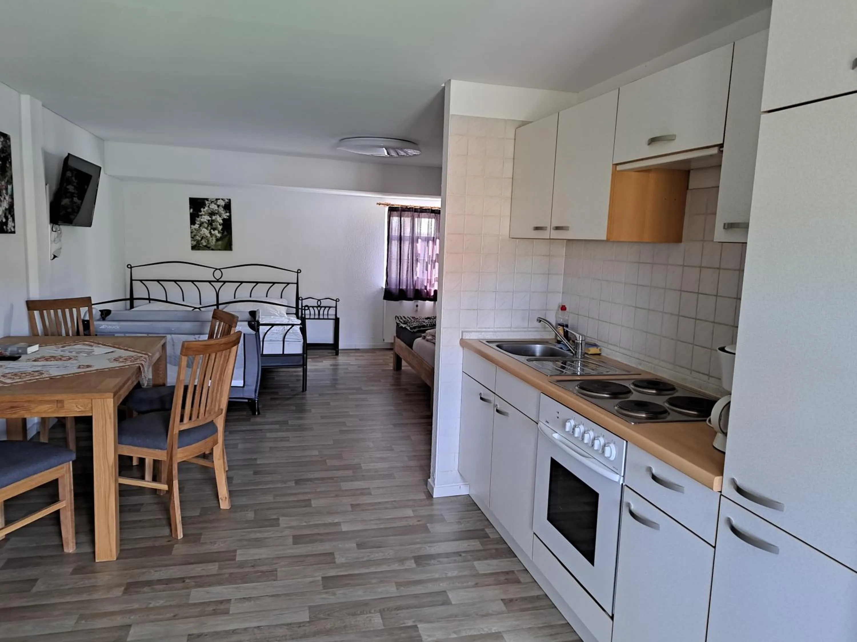 Kitchen or kitchenette in Wollröder Krug