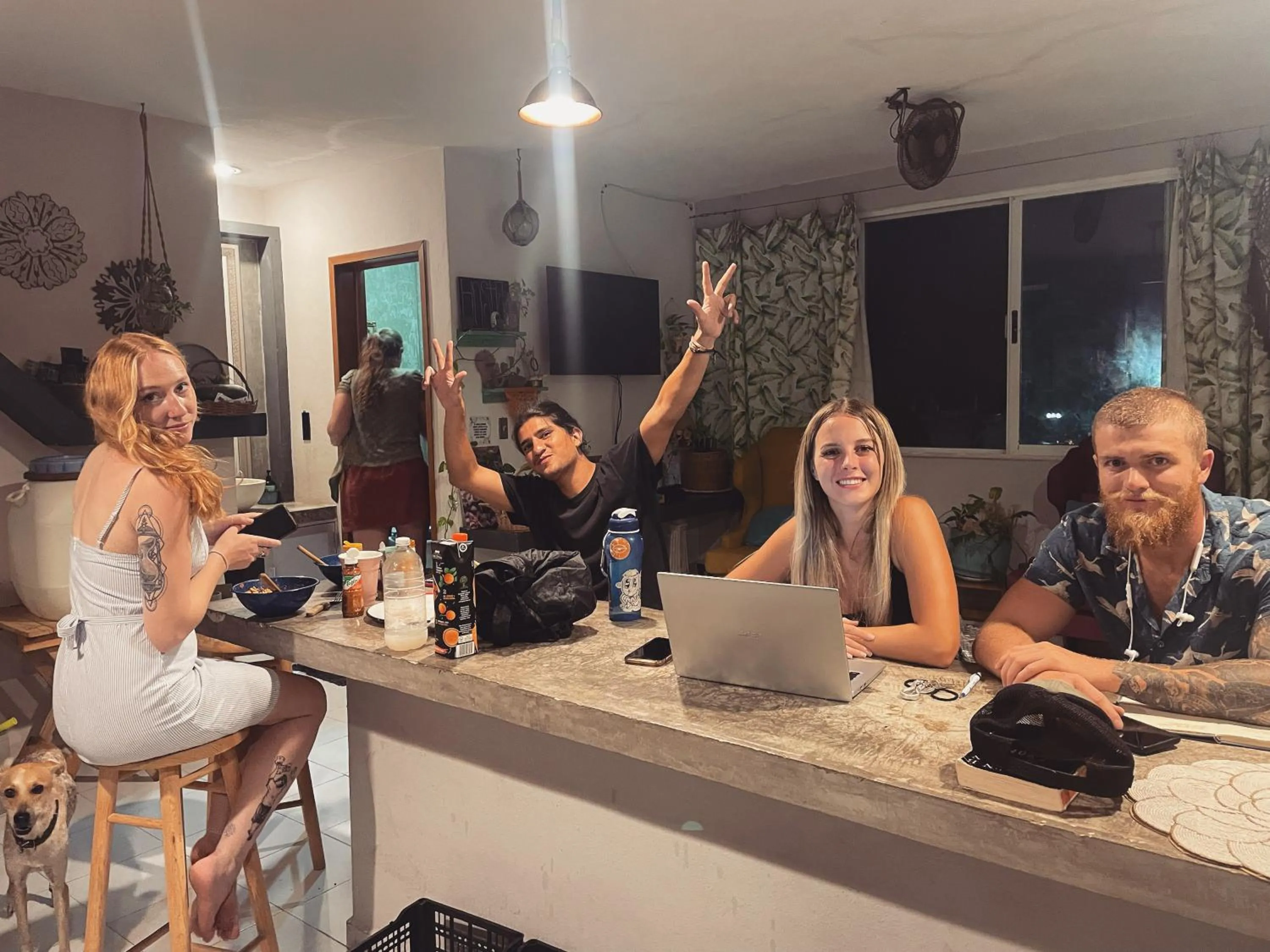 Communal kitchen in Hostal Cuca Macuca