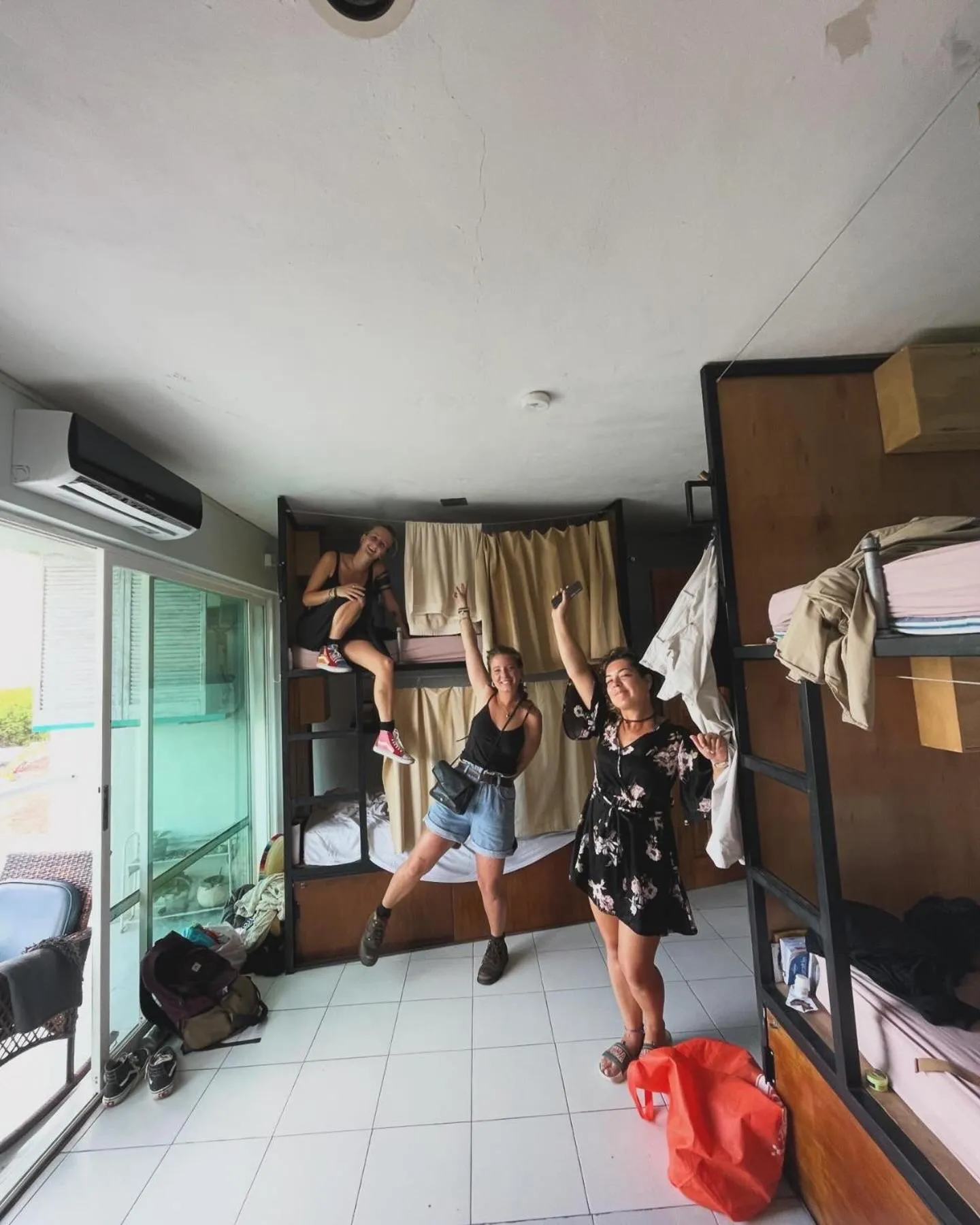 Guests, Bed in Hostal Cuca Macuca