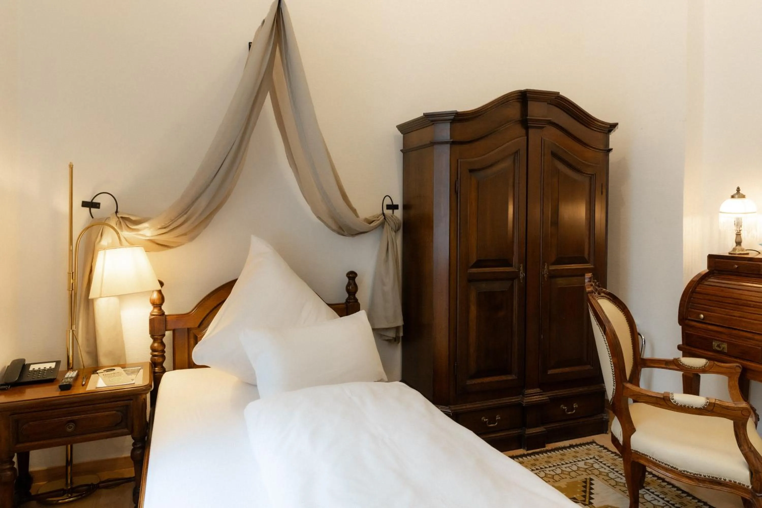 Photo of the whole room, Bed in Hotel Weisses Haus