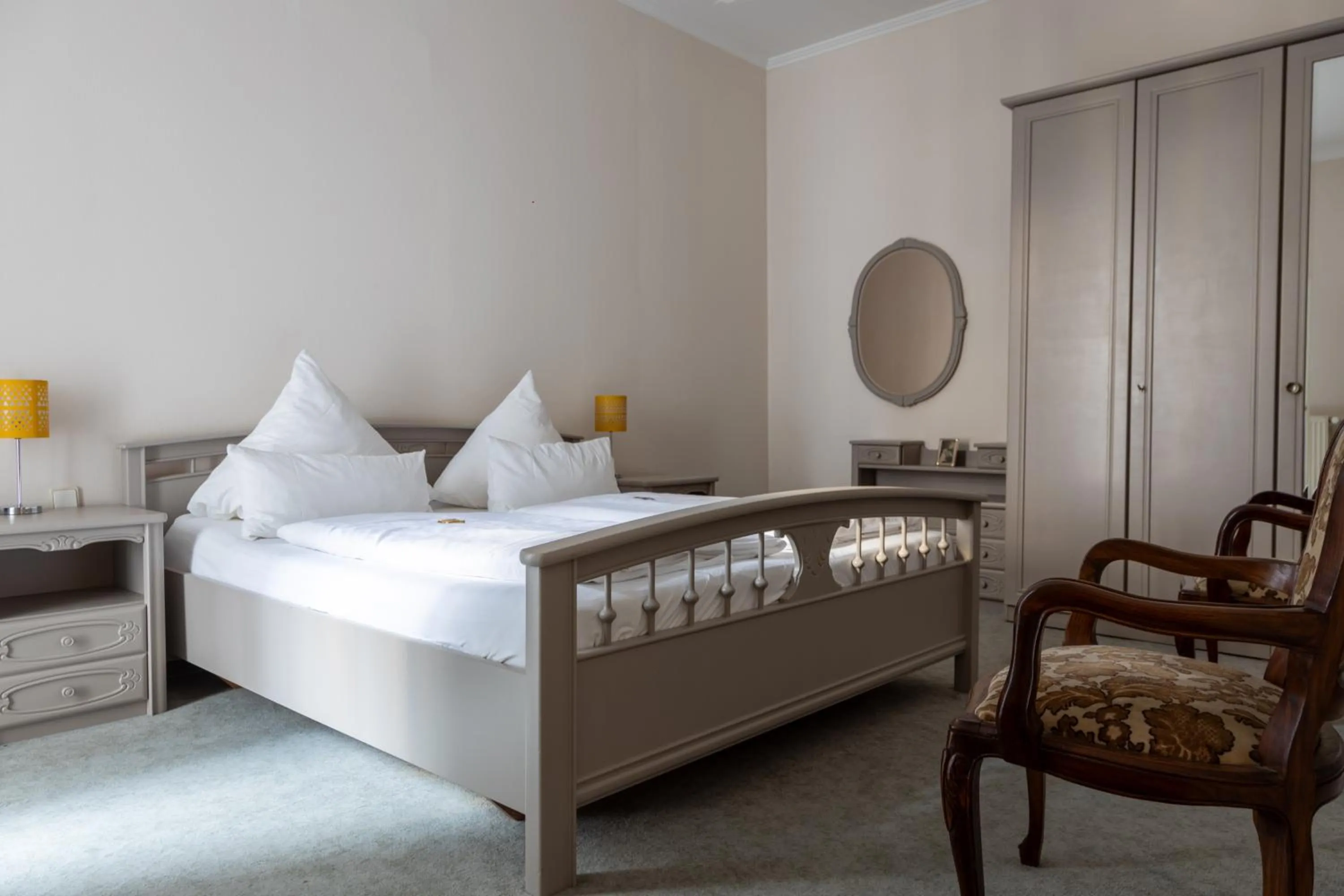 Bed in Hotel Weisses Haus