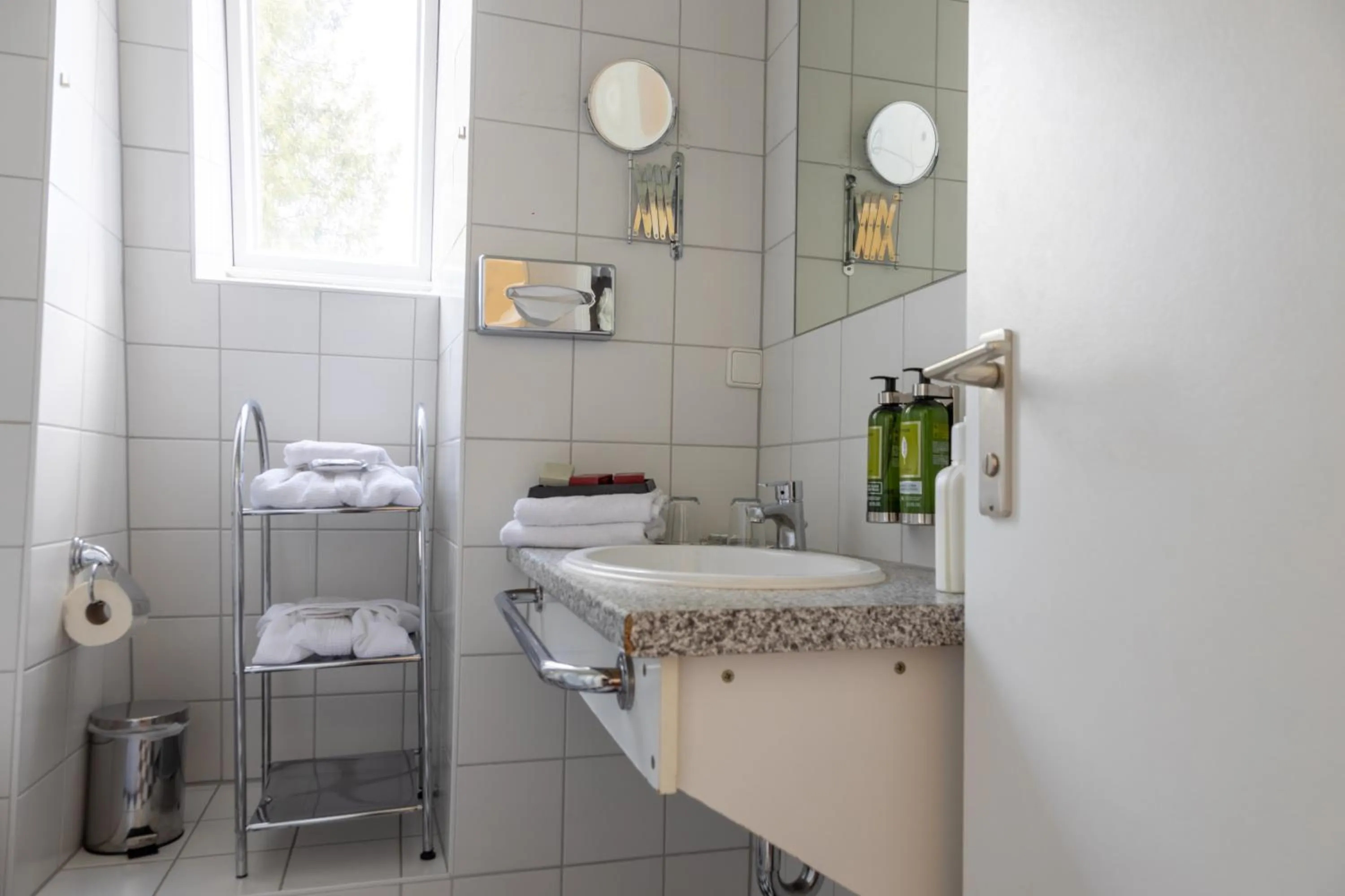 Shower in Hotel Weisses Haus