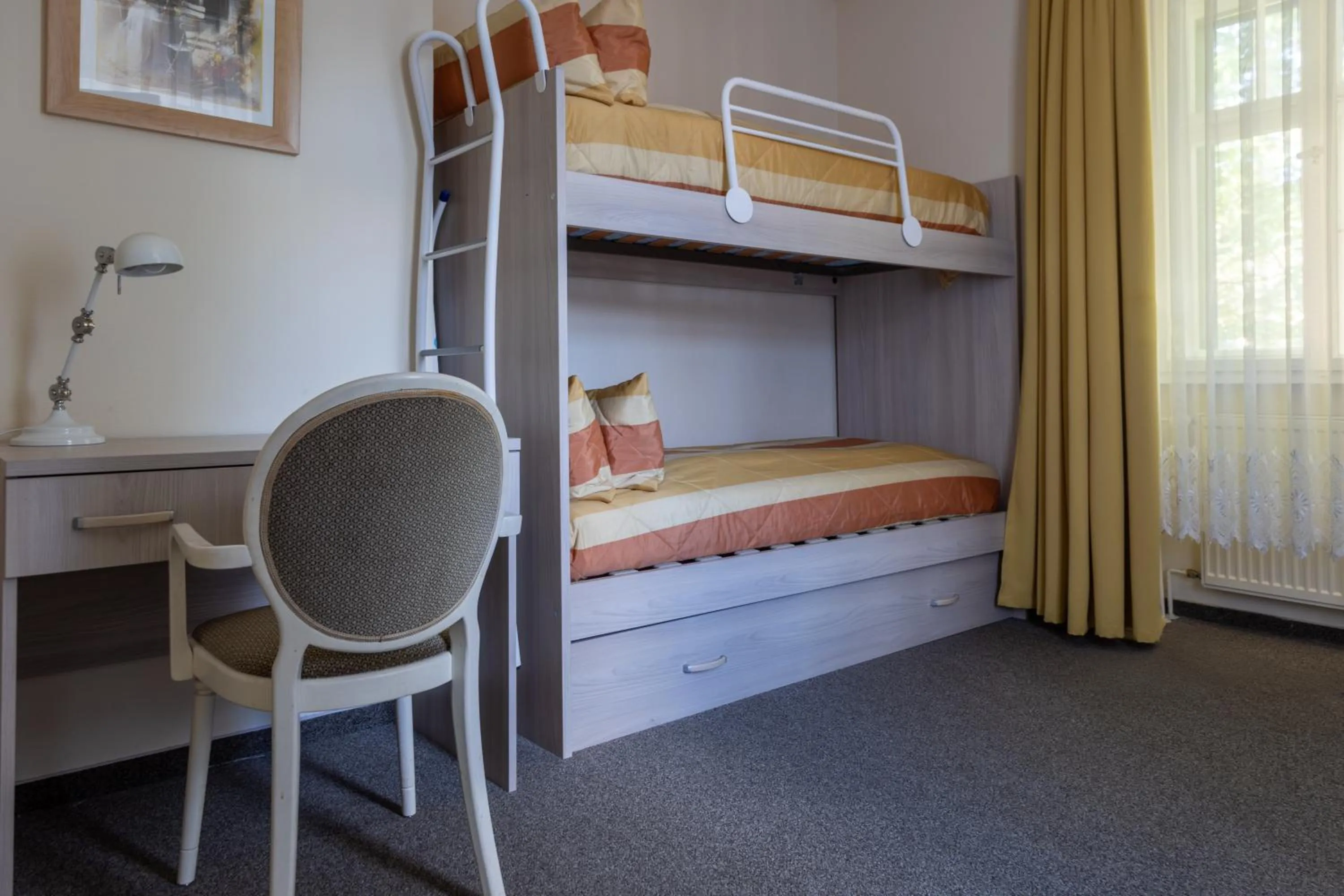 Bed in Hotel Weisses Haus