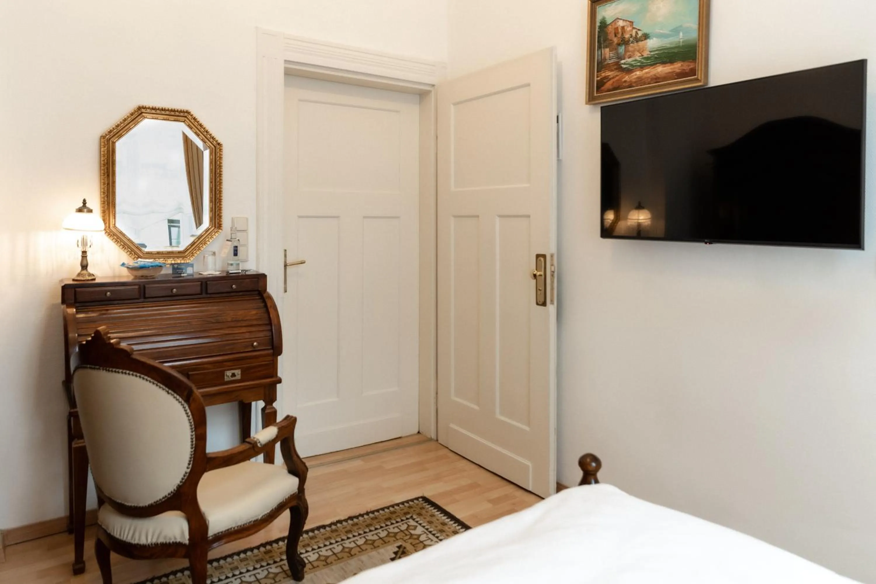 Photo of the whole room, Bed in Hotel Weisses Haus