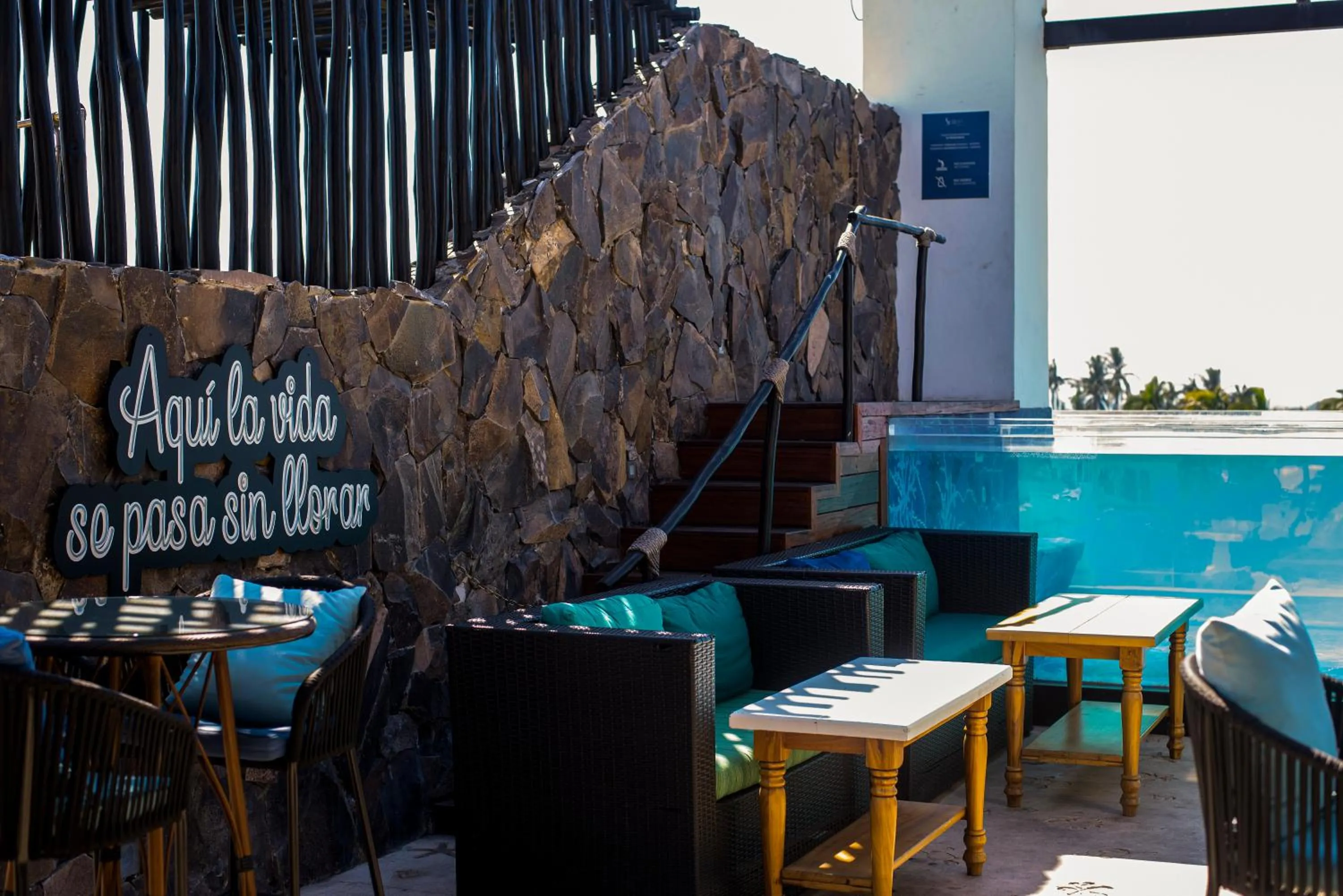 Lounge or bar in The Xperience by g