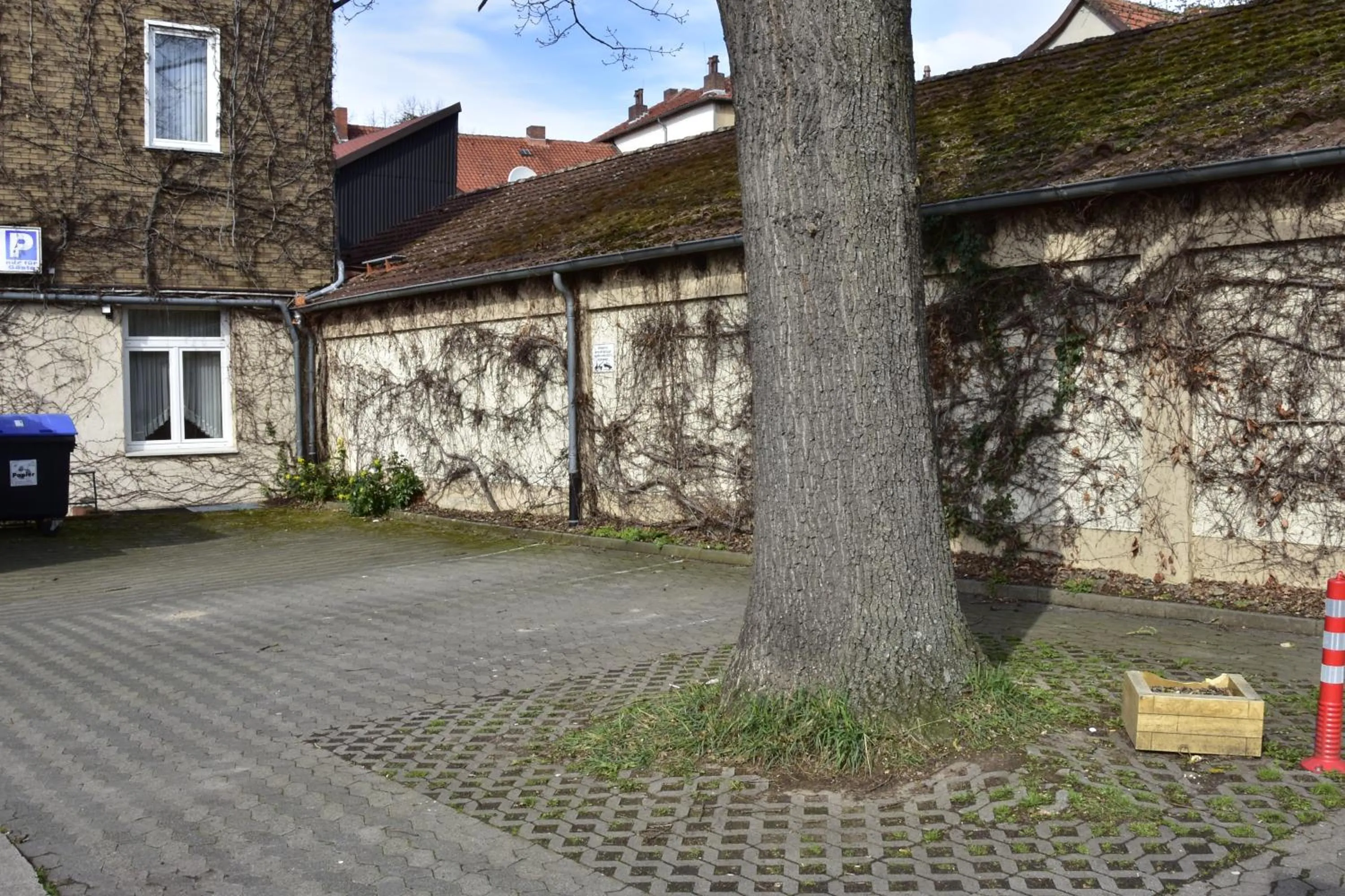 Parking in Hotel Deutsche Eiche in Northeim