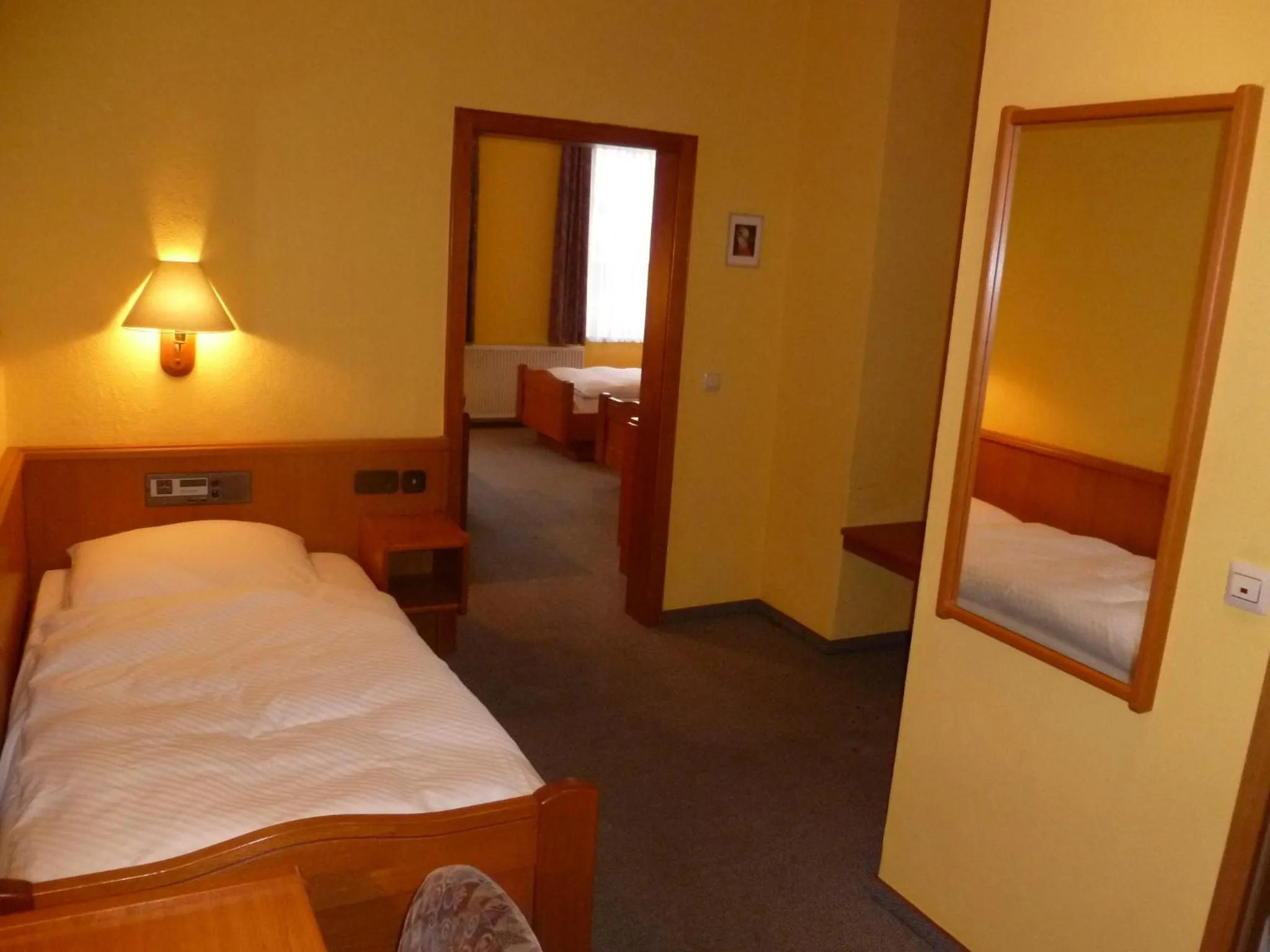Family, Bed in Hotel Deutsche Eiche in Northeim