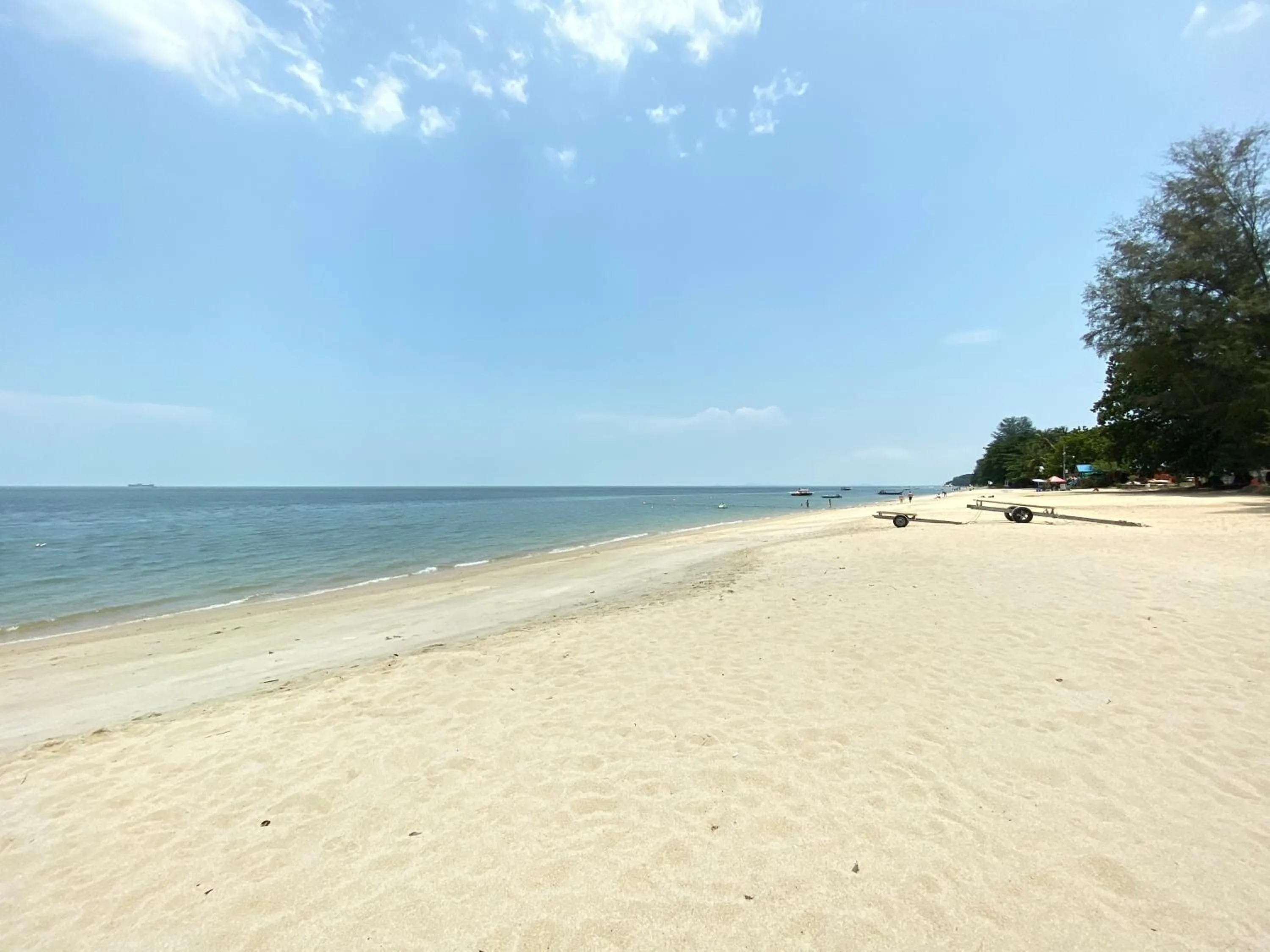 By The Sea Cozy Beachfront Home, Batu Ferringhi